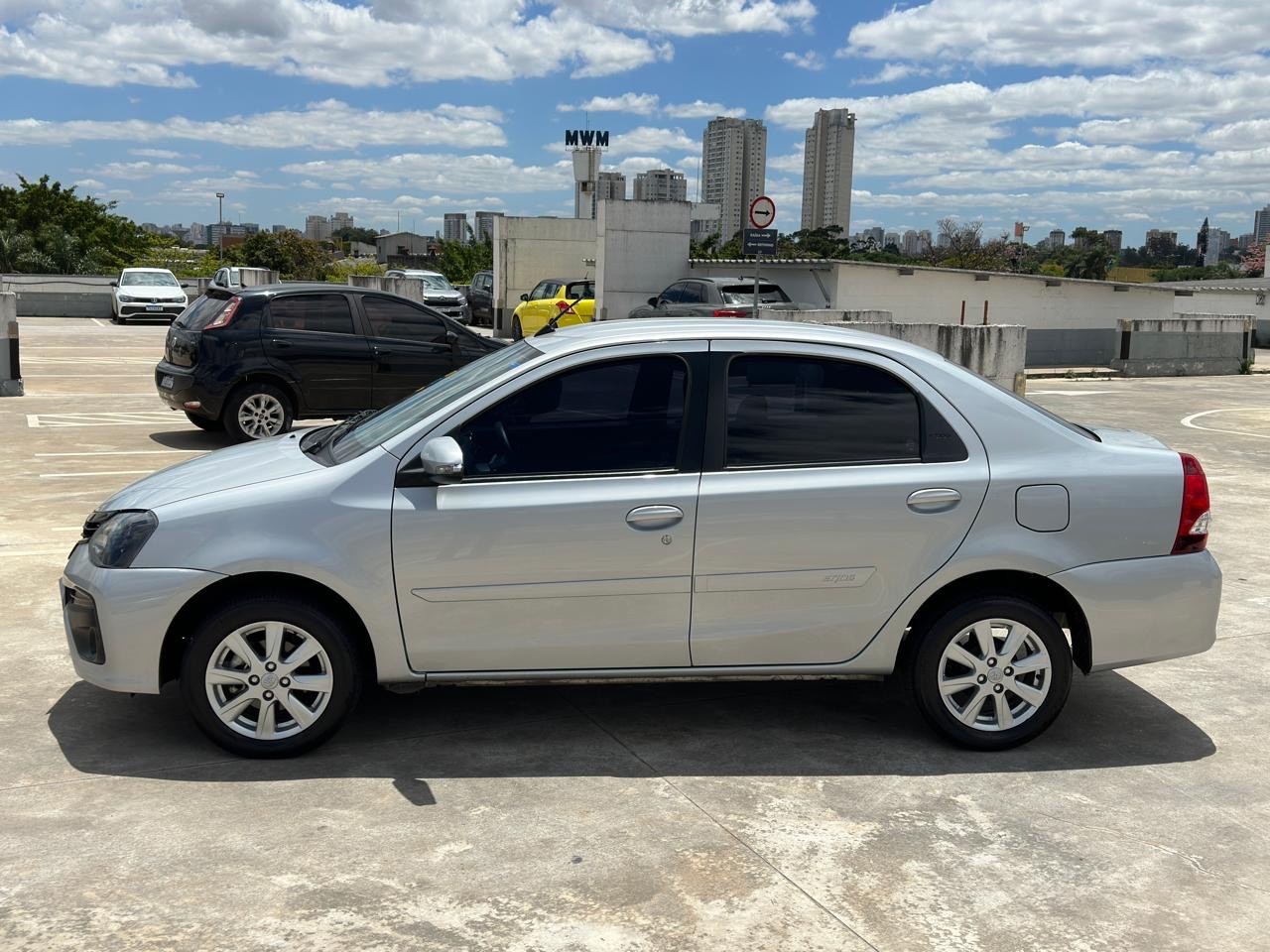 ETIOS 1.5 X PLUS SEDAN 16V