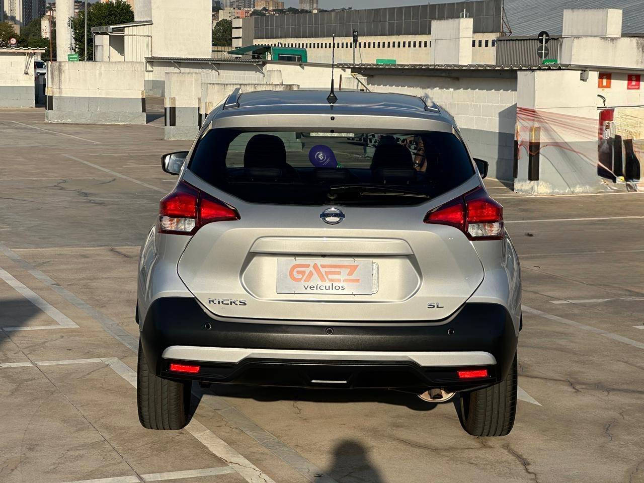 NISSAN KICKS