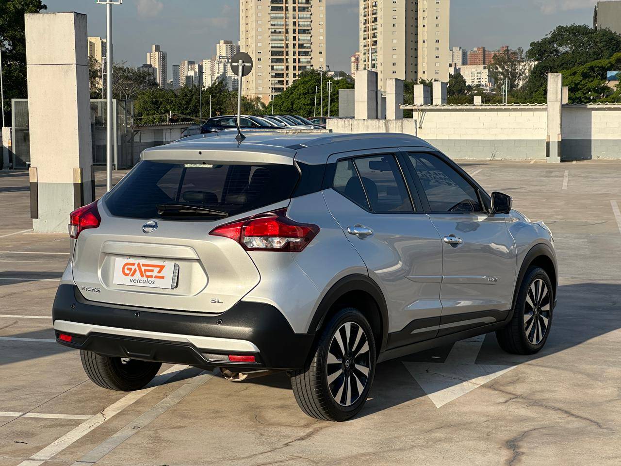 NISSAN KICKS