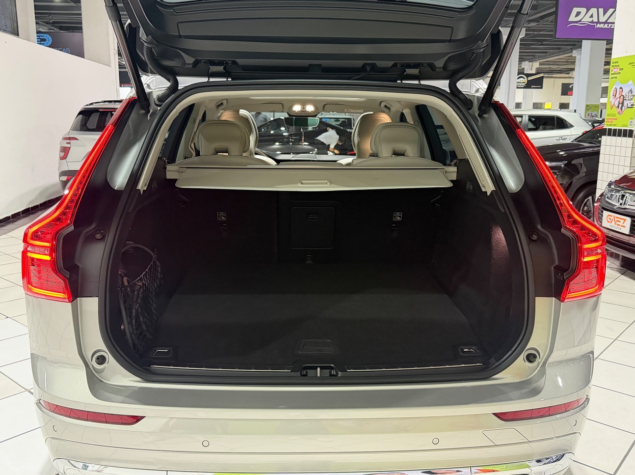 VOLVO XC60 2.0 T8 RECHARGE PLUS AWD