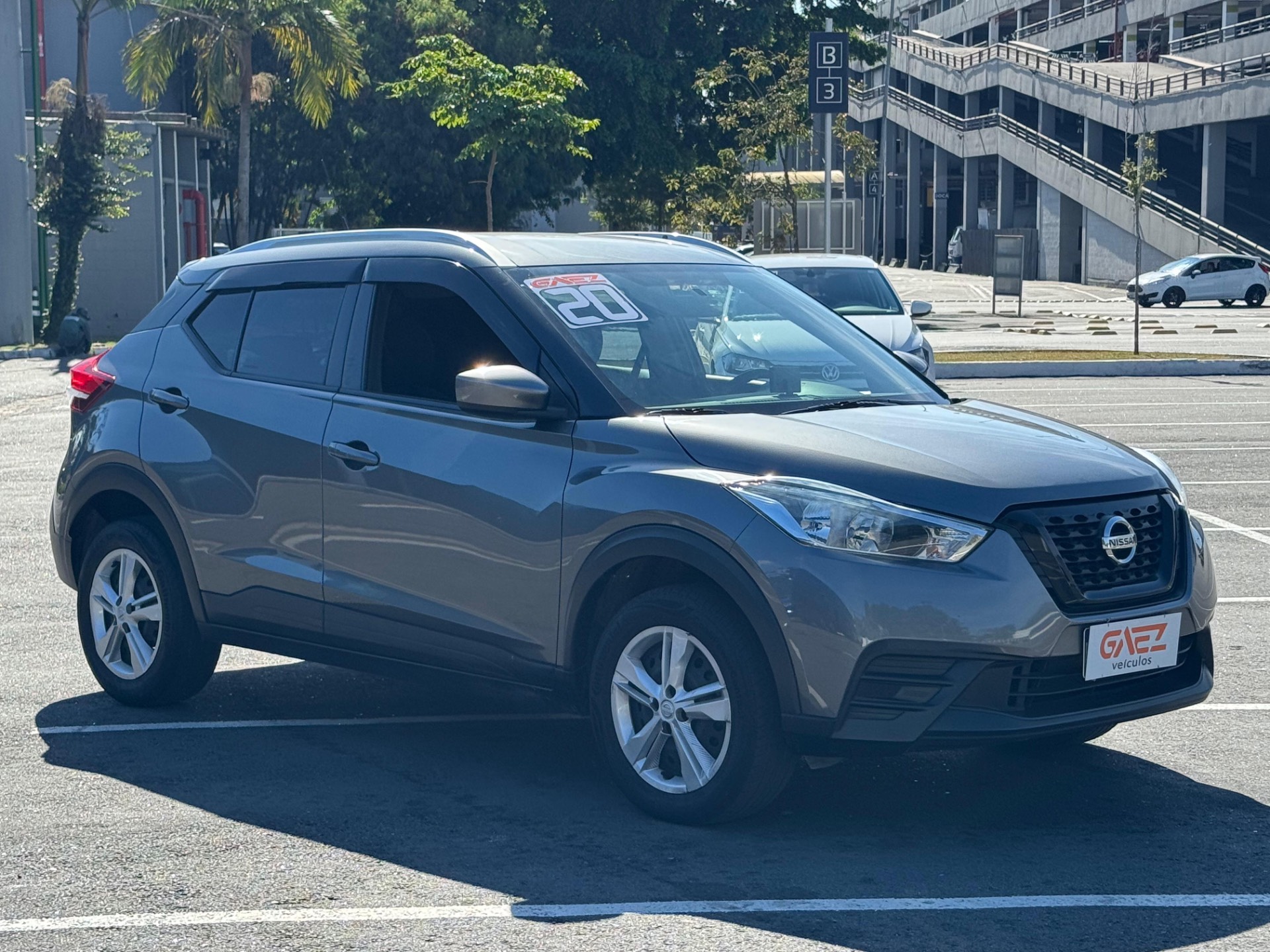 NISSAN KICKS