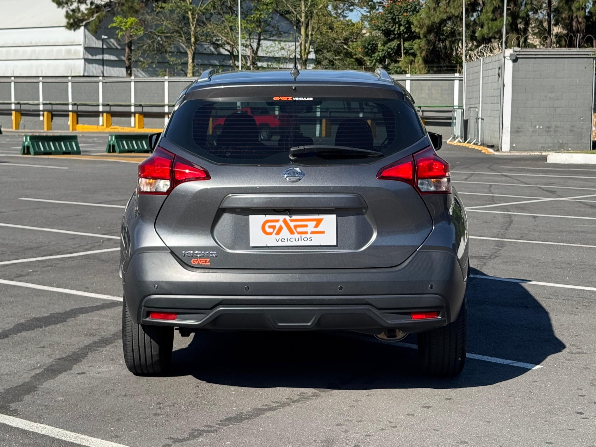 NISSAN KICKS