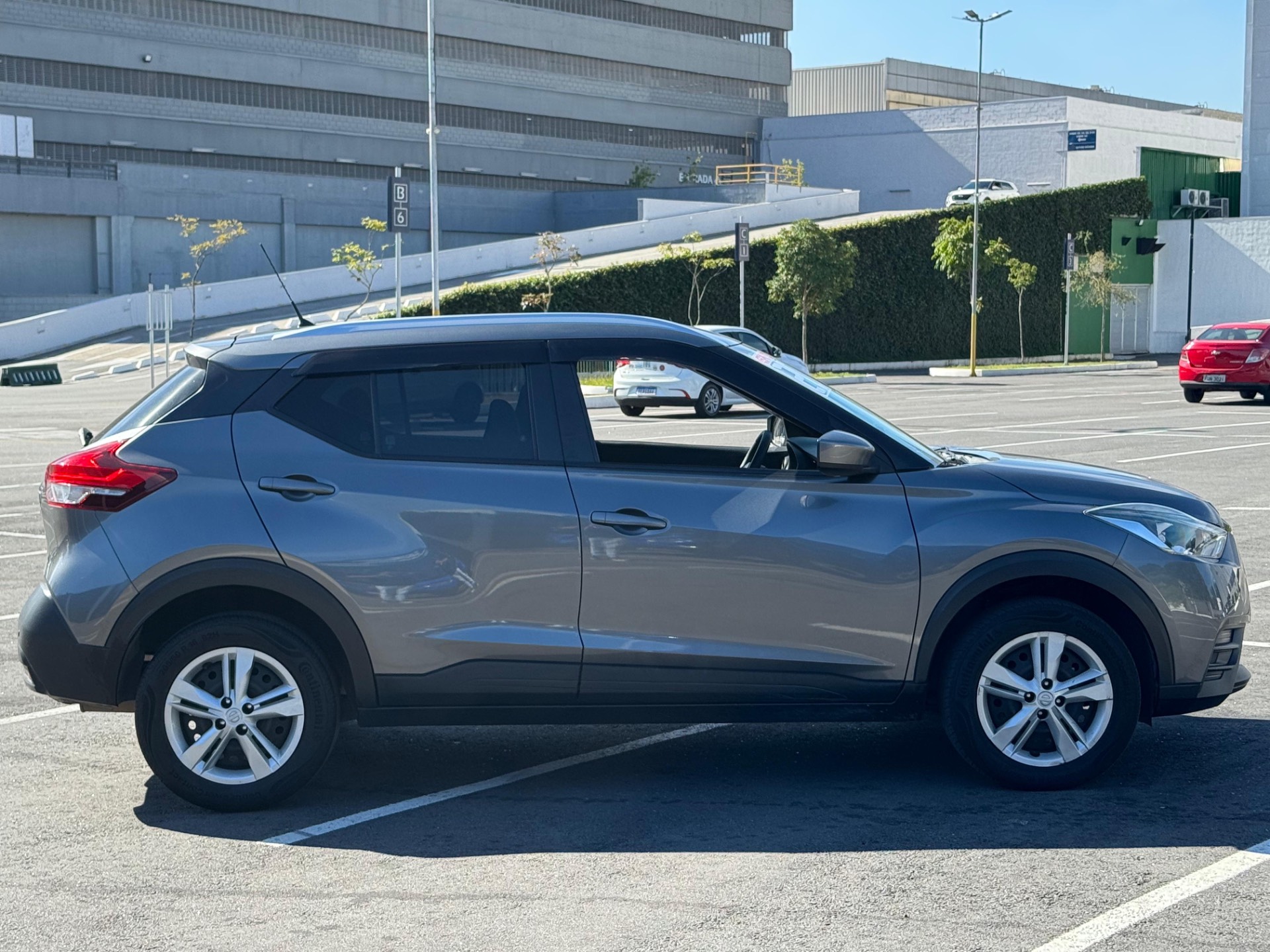 NISSAN KICKS