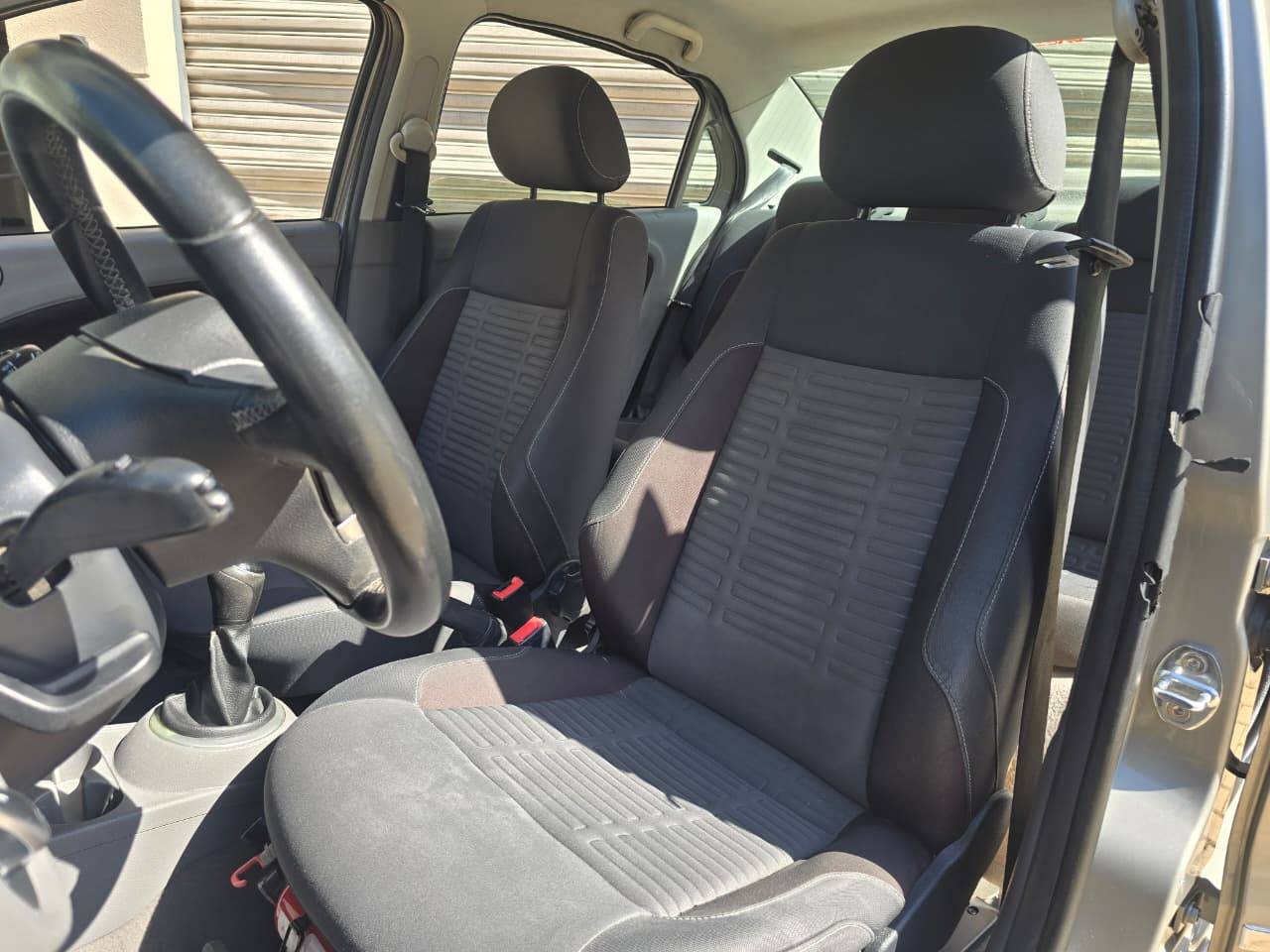 VOLKSWAGEN VOYAGE