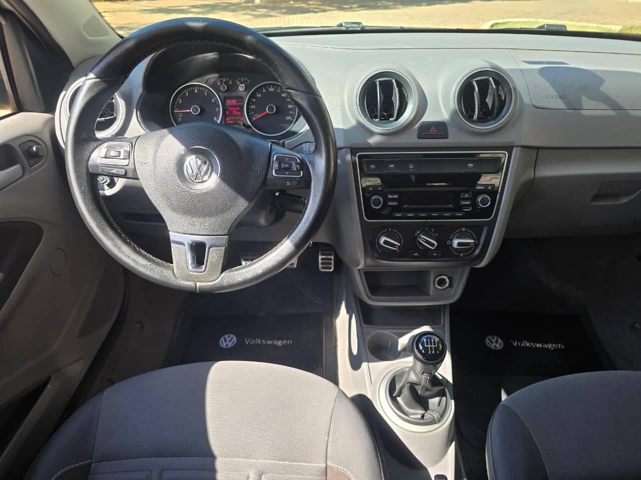 VOLKSWAGEN VOYAGE