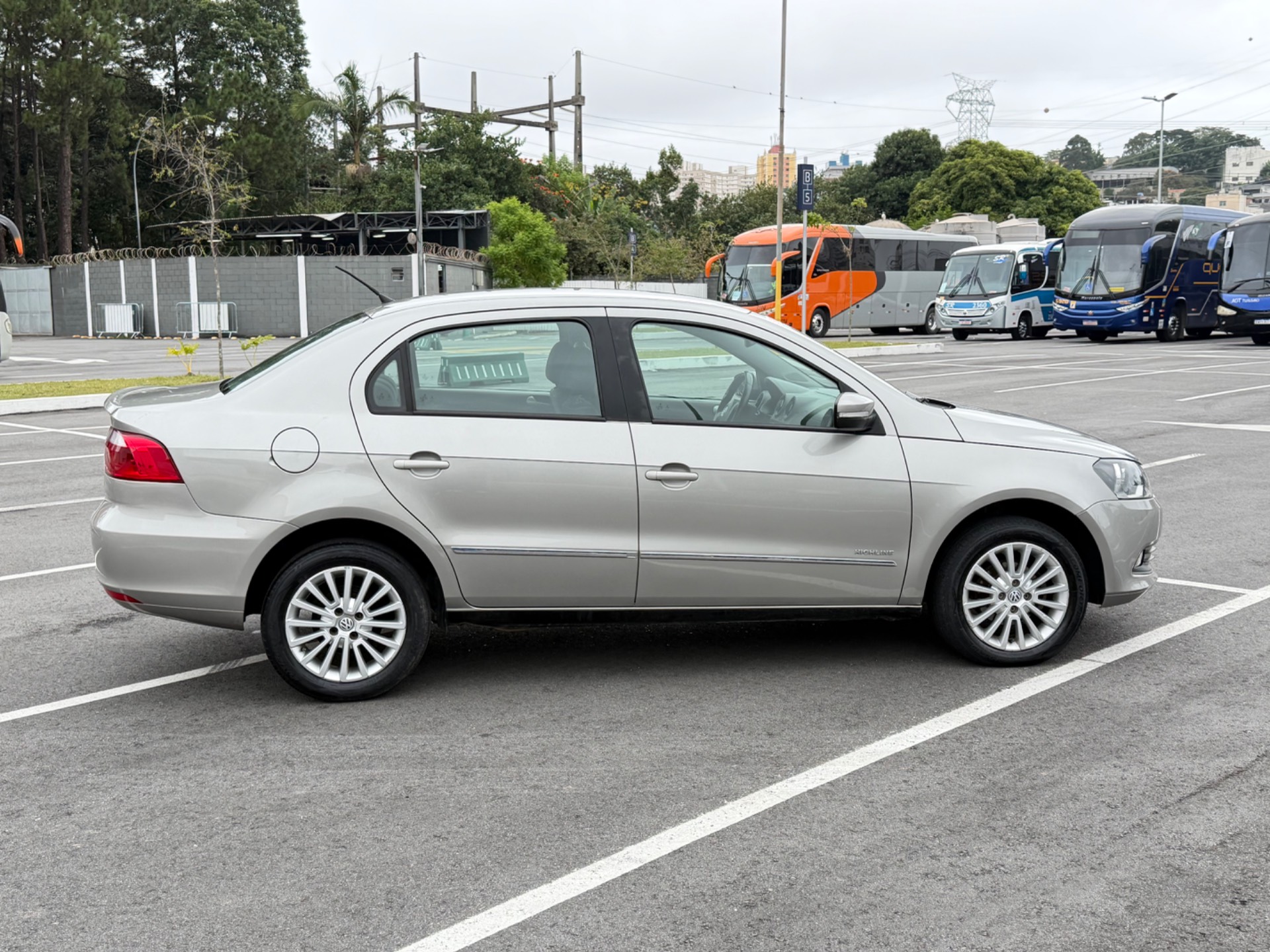 VOLKSWAGEN VOYAGE