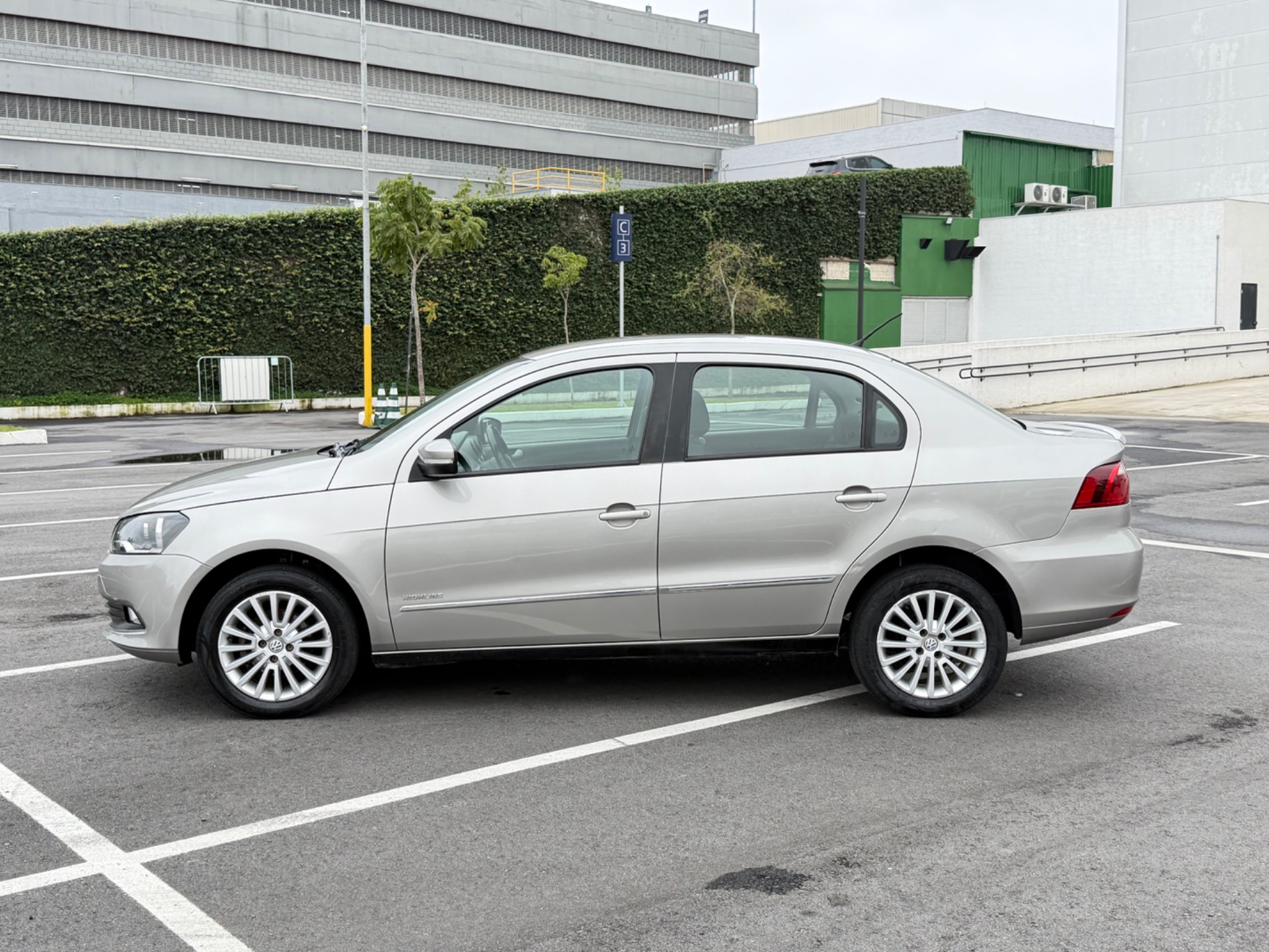 VOLKSWAGEN VOYAGE