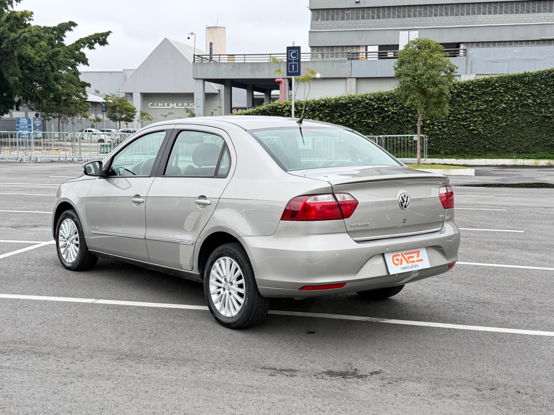 VOLKSWAGEN VOYAGE