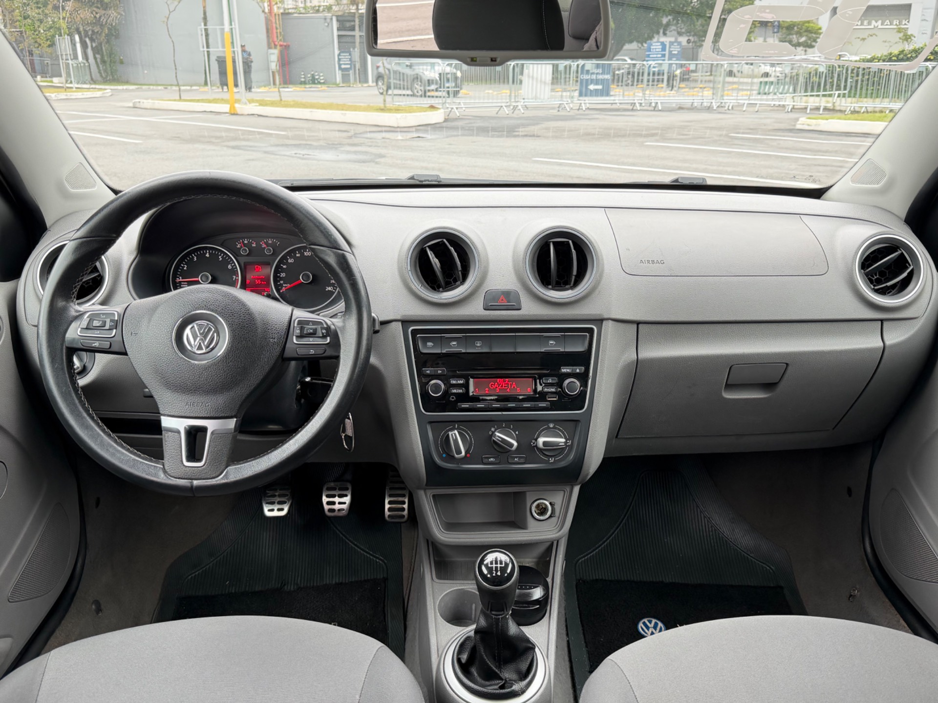 VOLKSWAGEN VOYAGE
