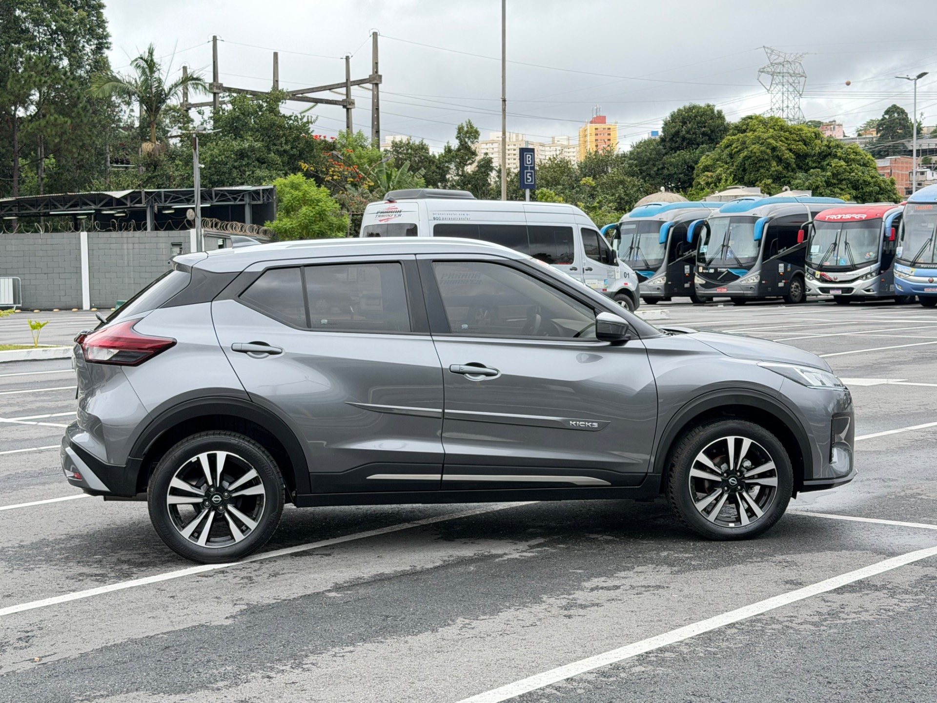 NISSAN KICKS