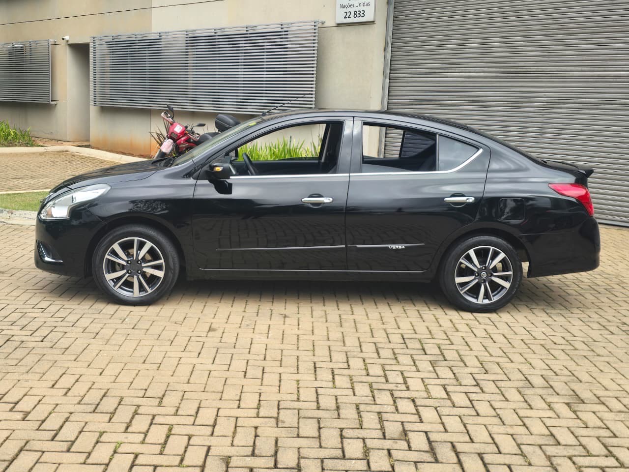 NISSAN VERSA
