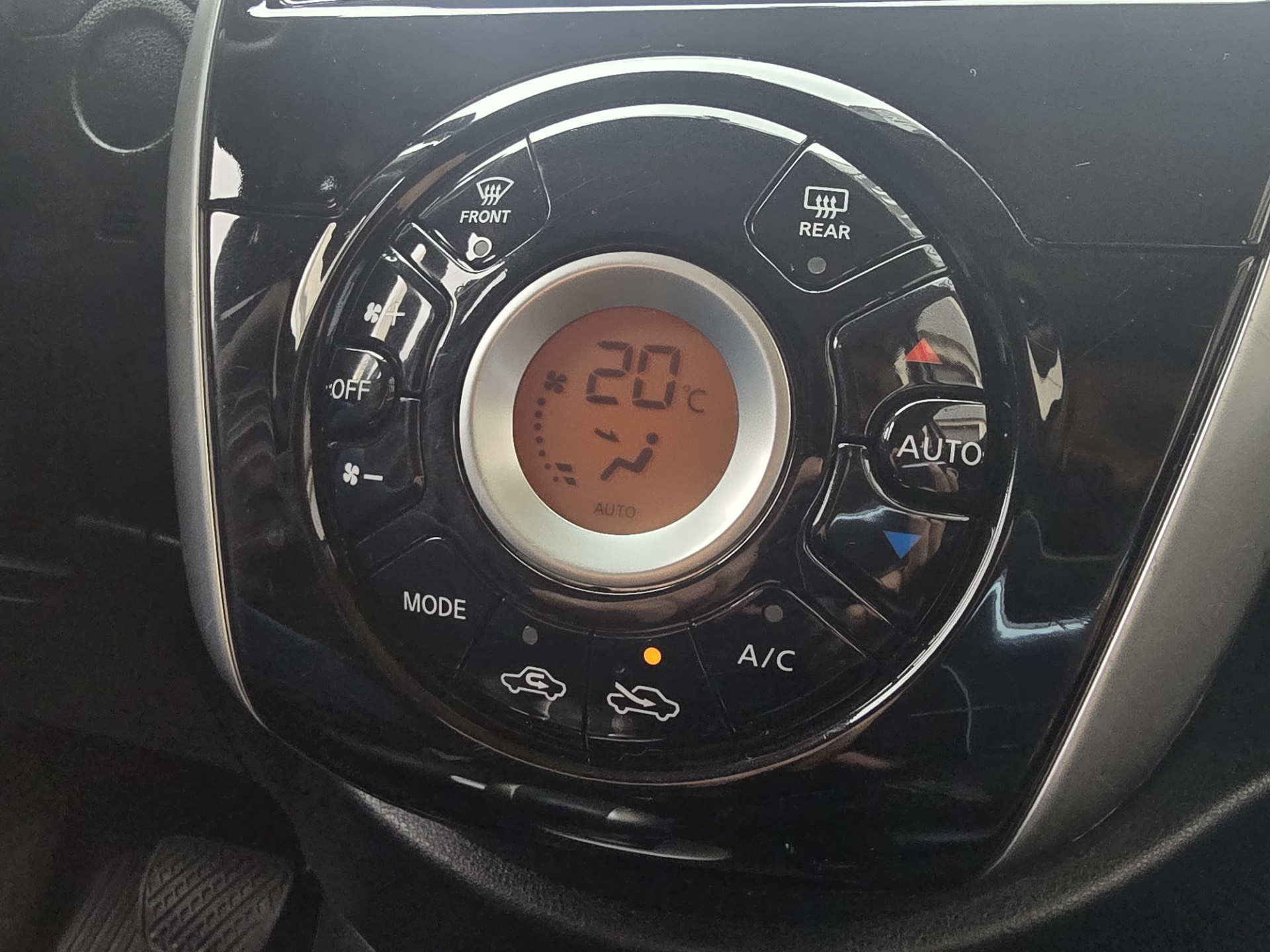 NISSAN VERSA