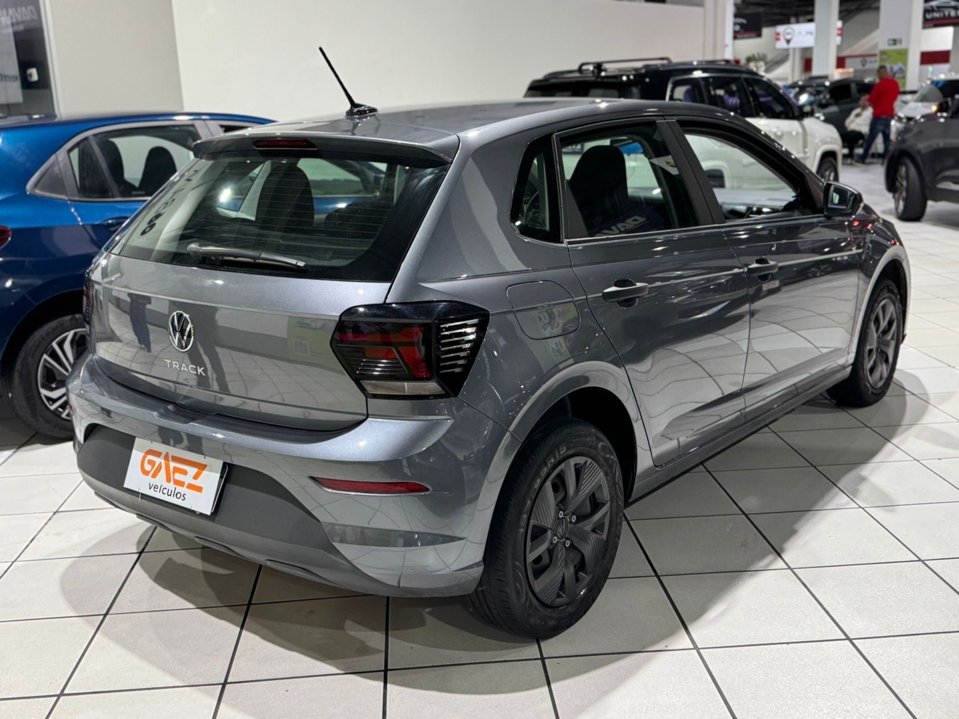 VOLKSWAGEN POLO