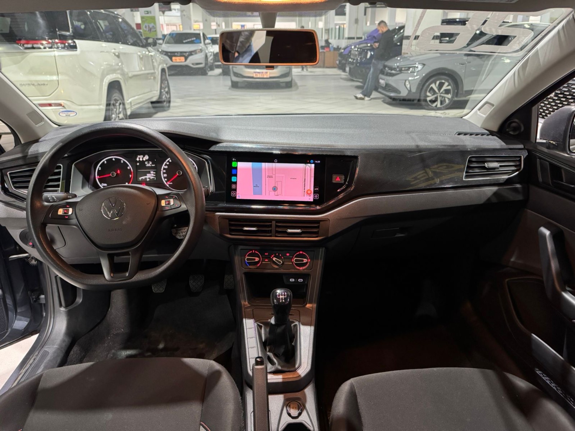 VOLKSWAGEN POLO