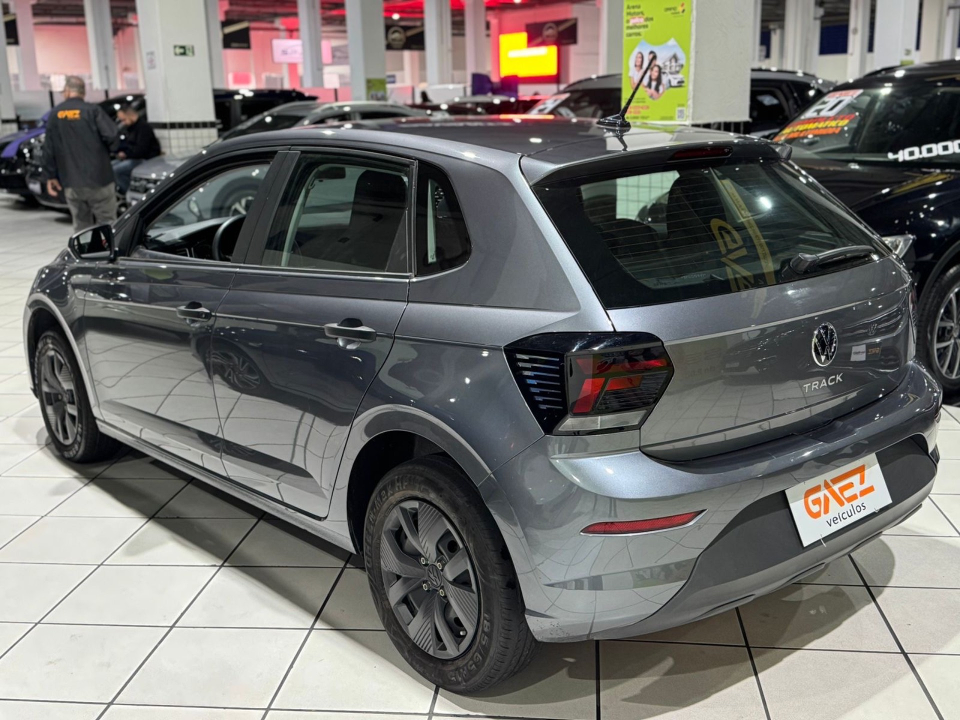 VOLKSWAGEN POLO