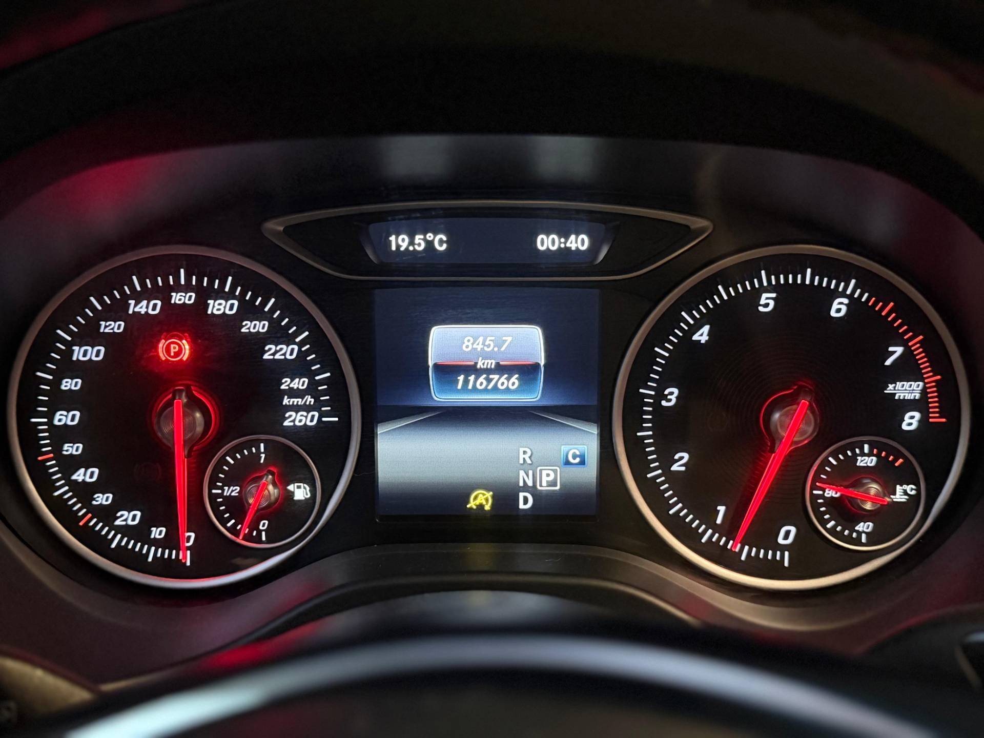 MERCEDES-BENZ A 200