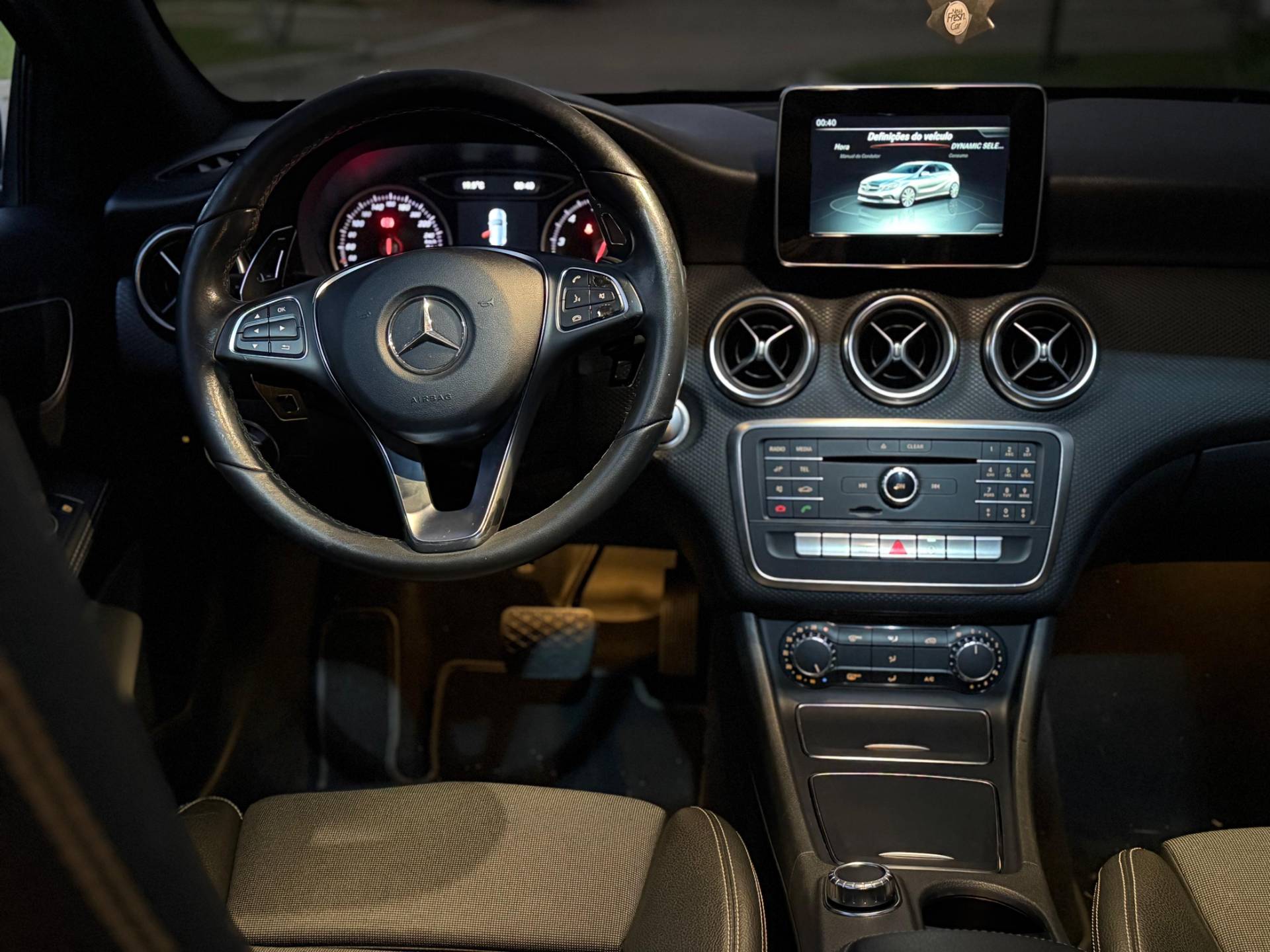 MERCEDES-BENZ A 200