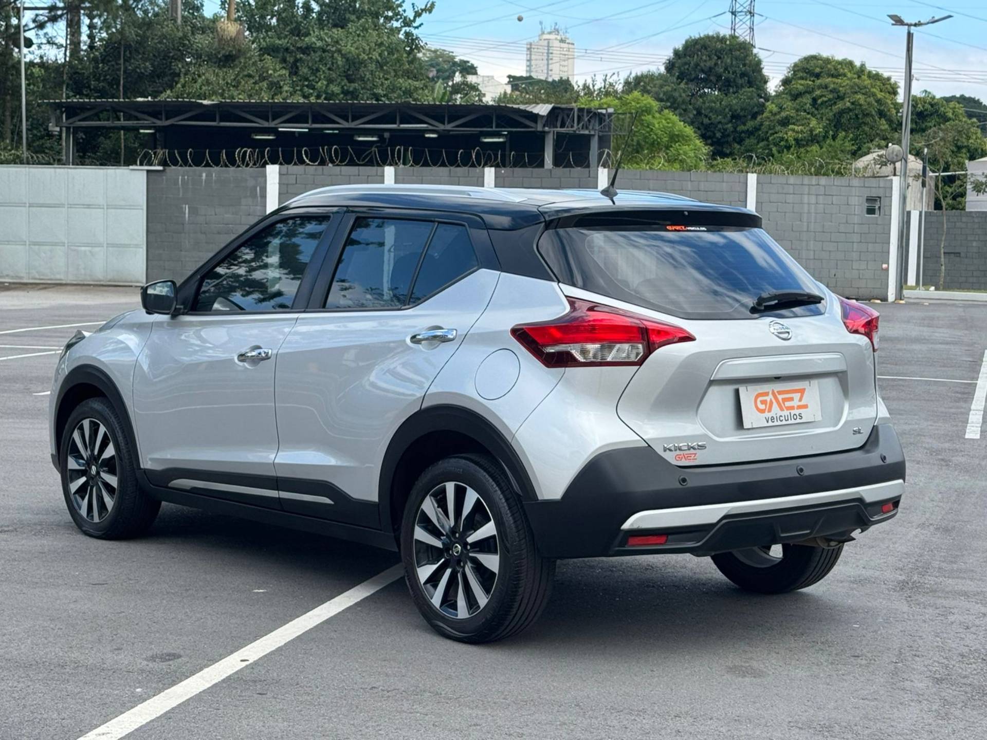 NISSAN KICKS