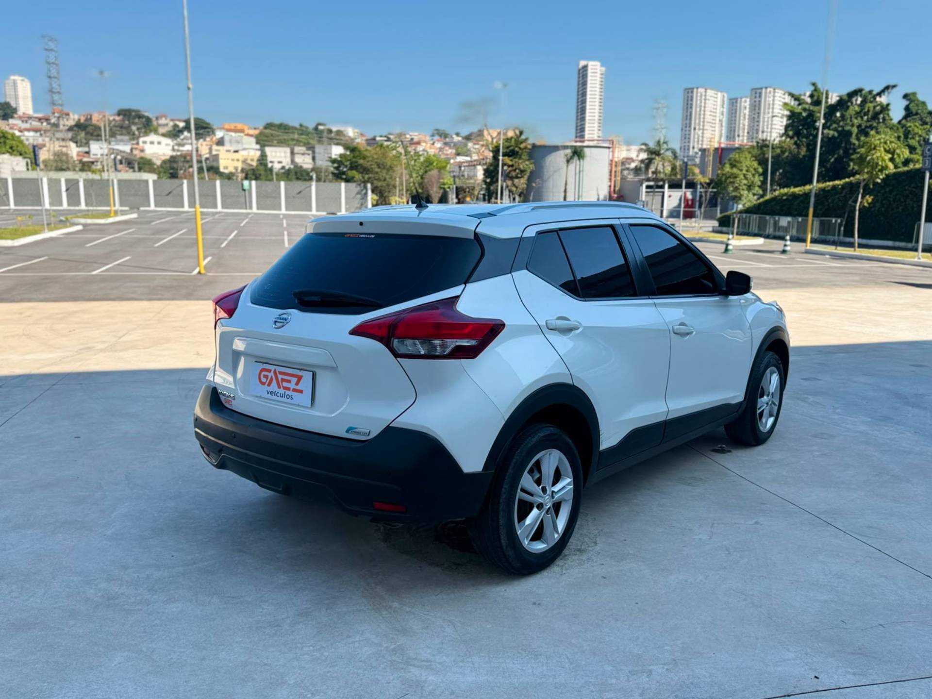 NISSAN KICKS