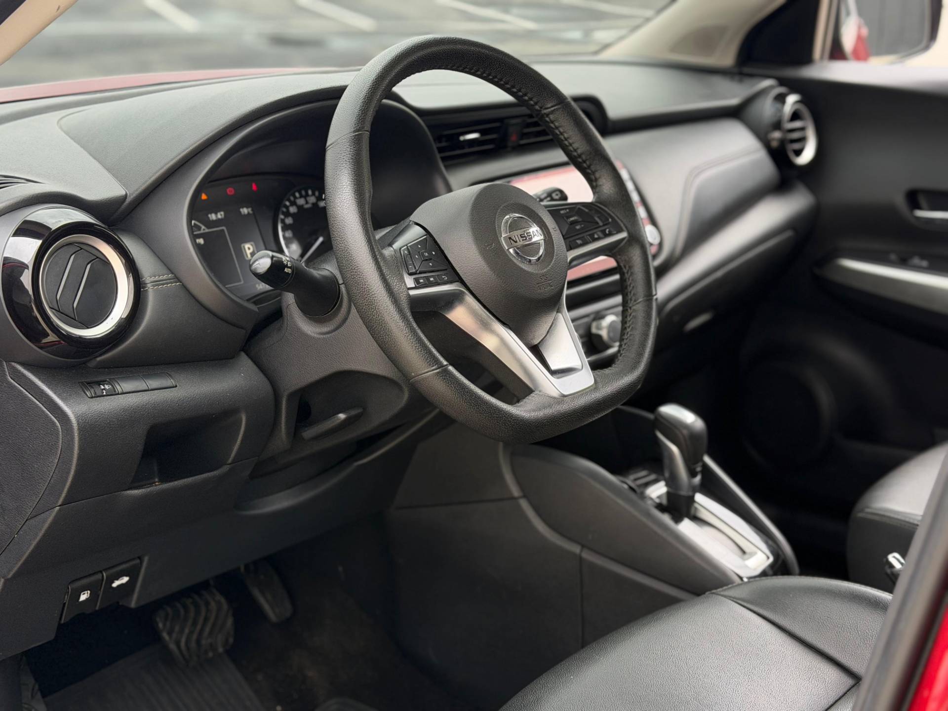 NISSAN KICKS