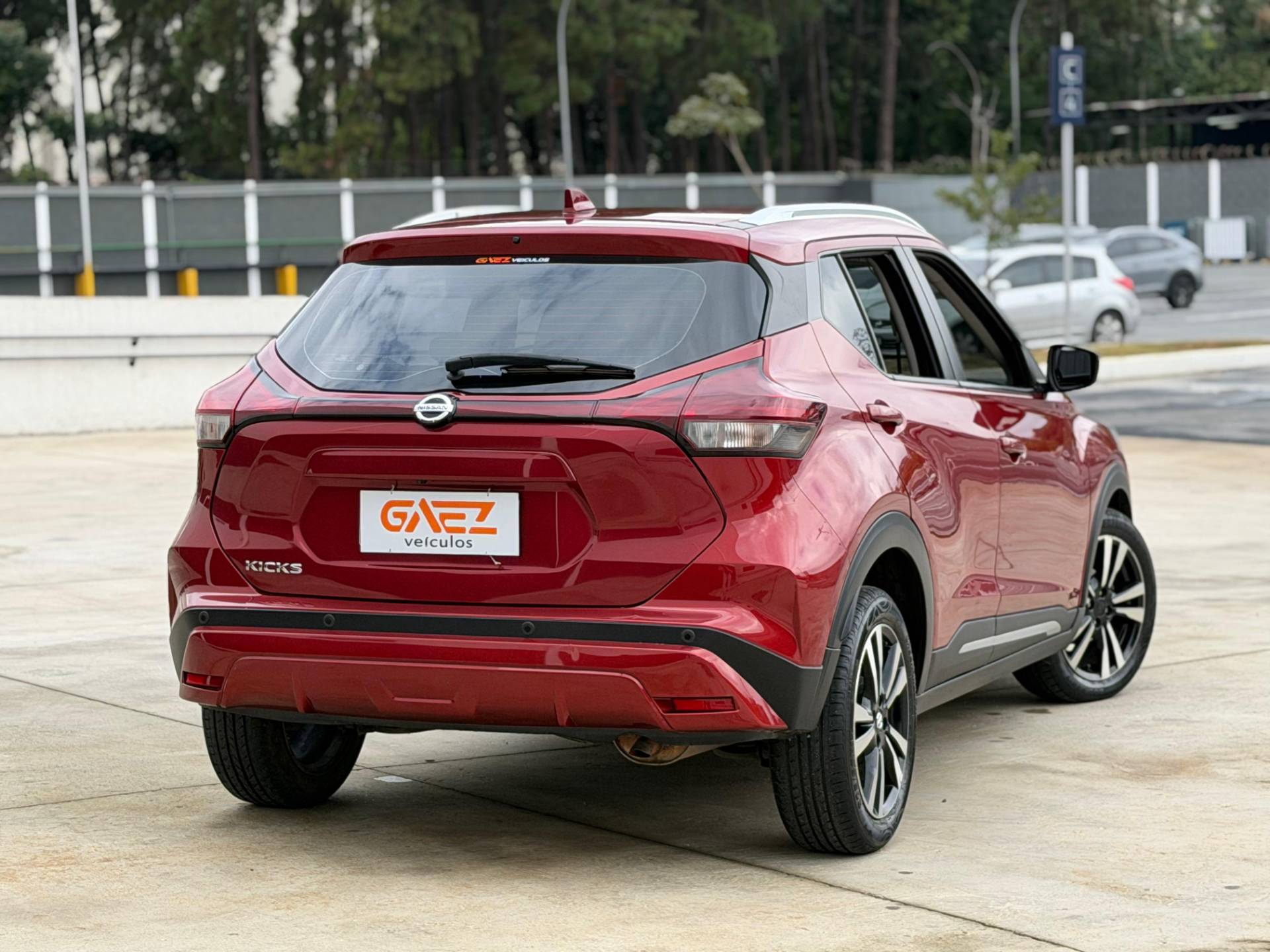 NISSAN KICKS