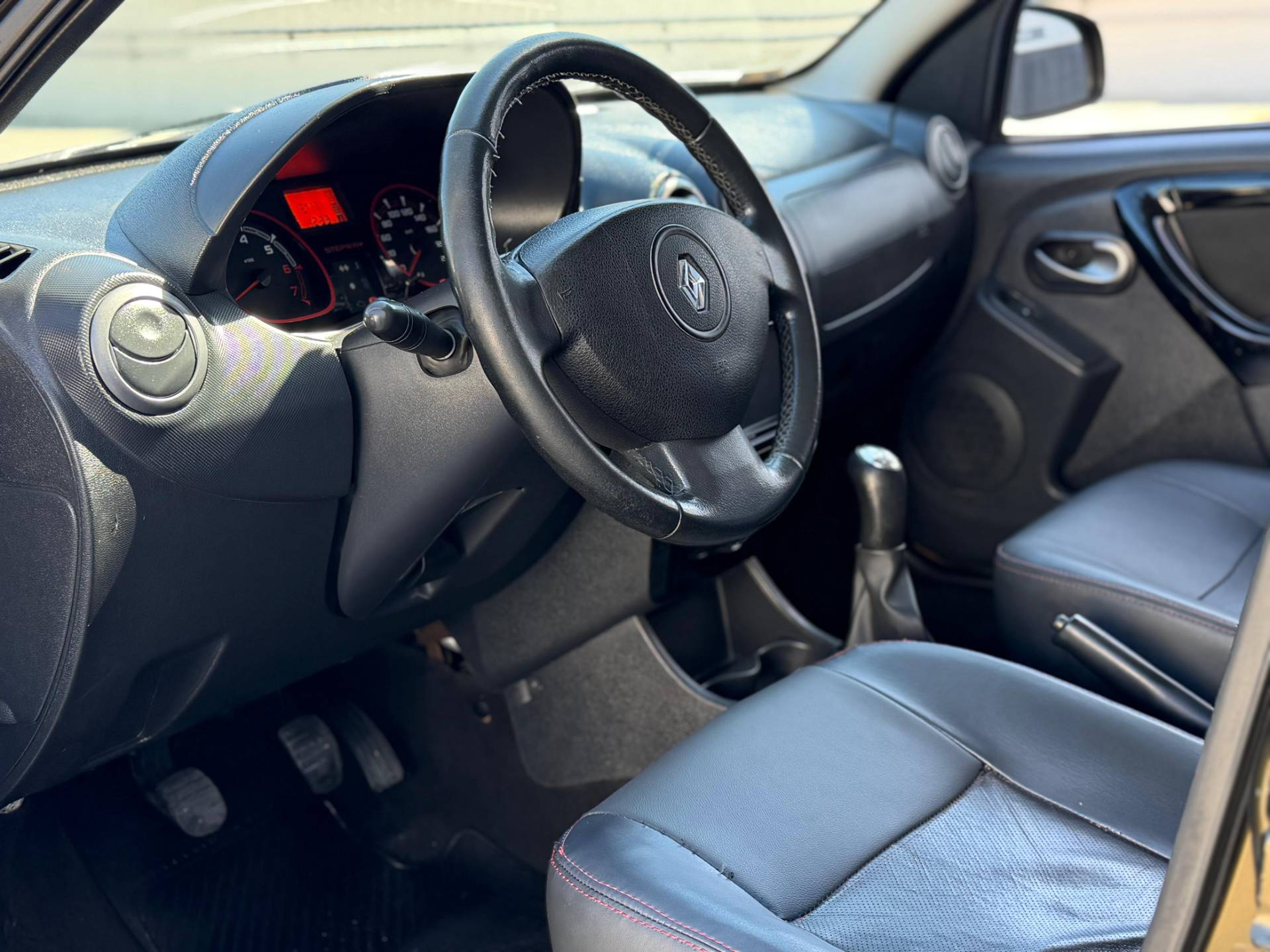 RENAULT SANDERO