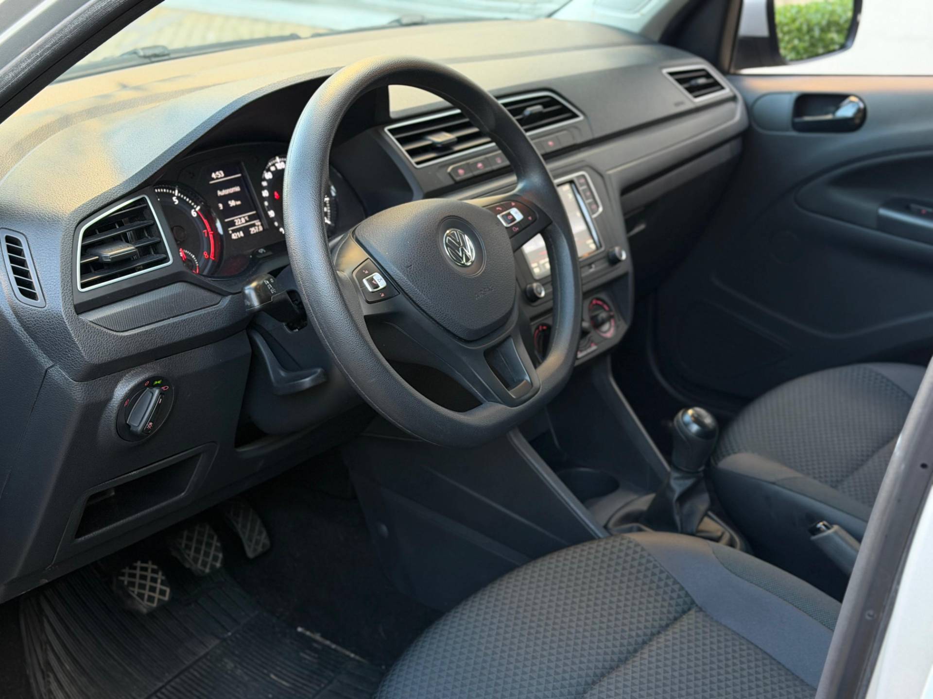 VOLKSWAGEN VOYAGE