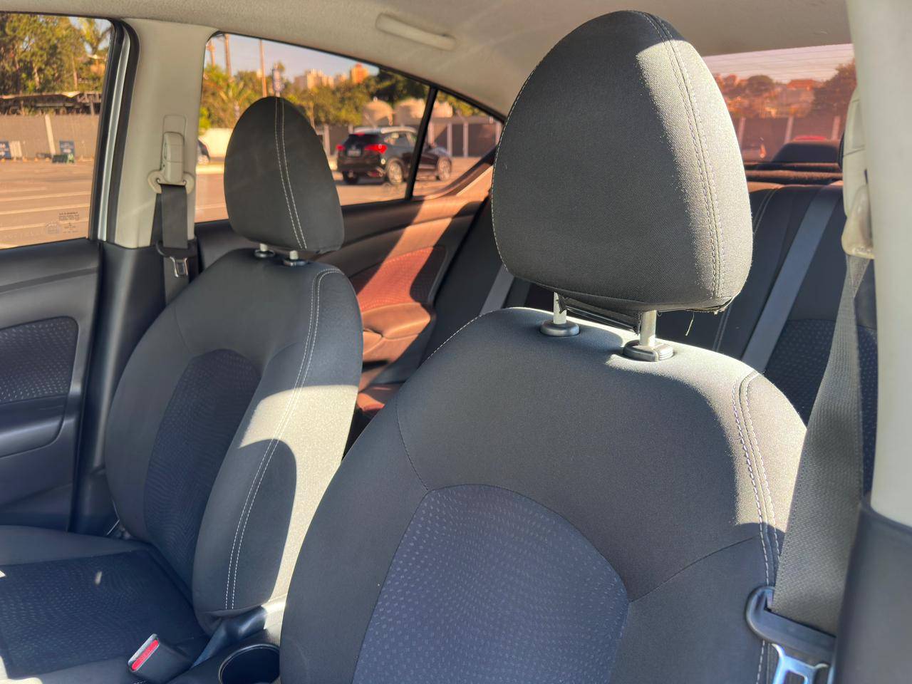 NISSAN VERSA