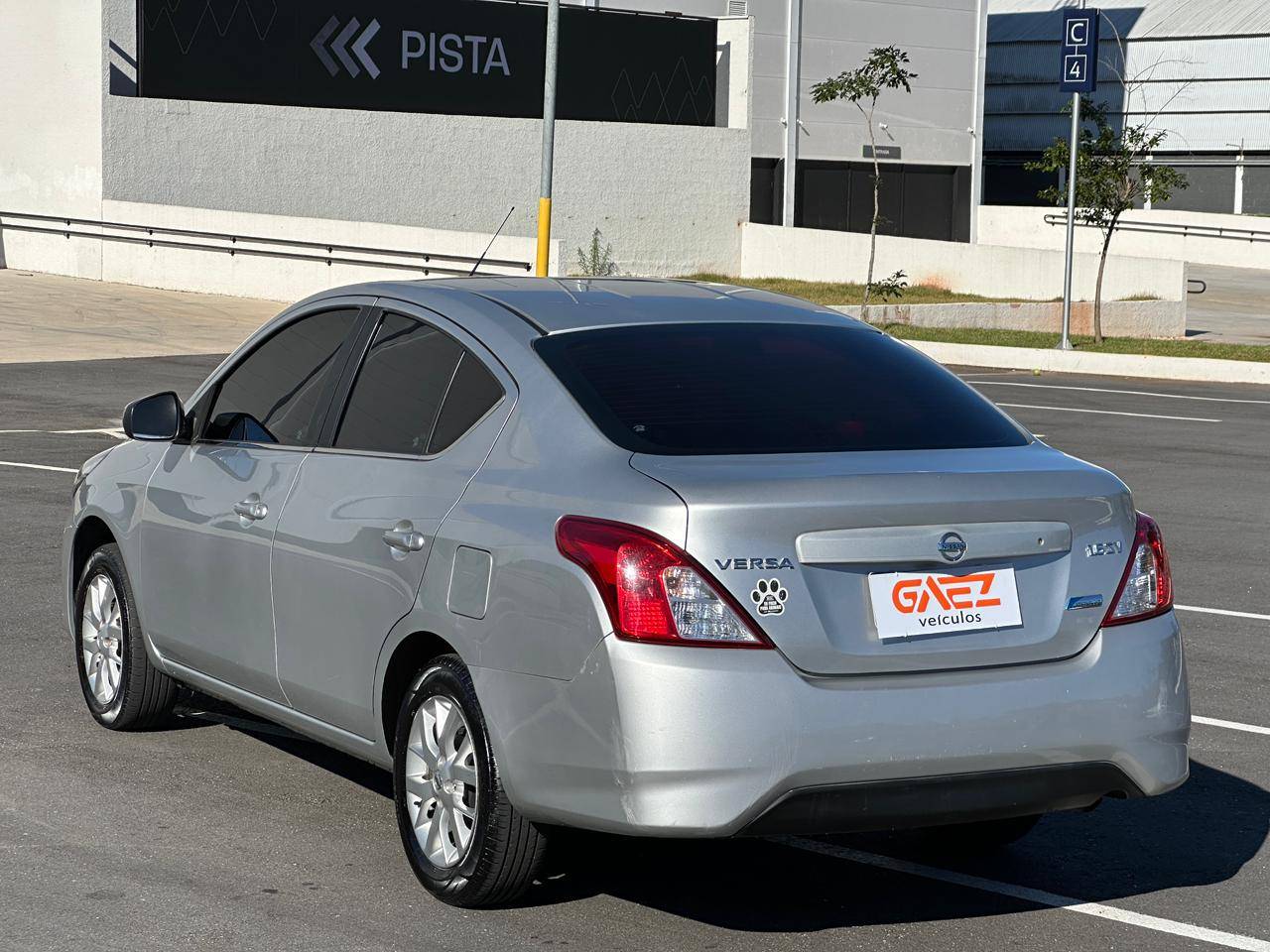 NISSAN VERSA