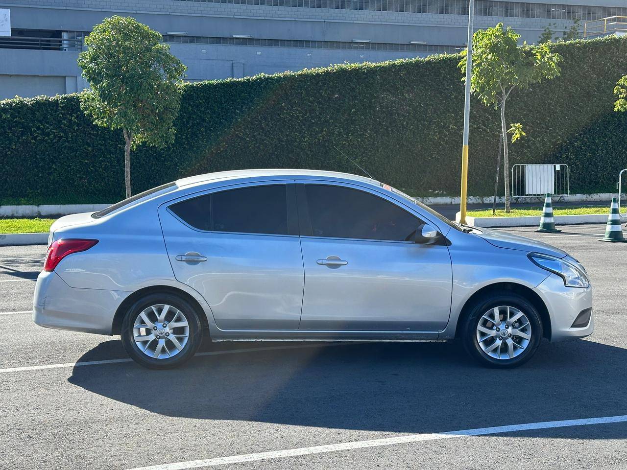 NISSAN VERSA