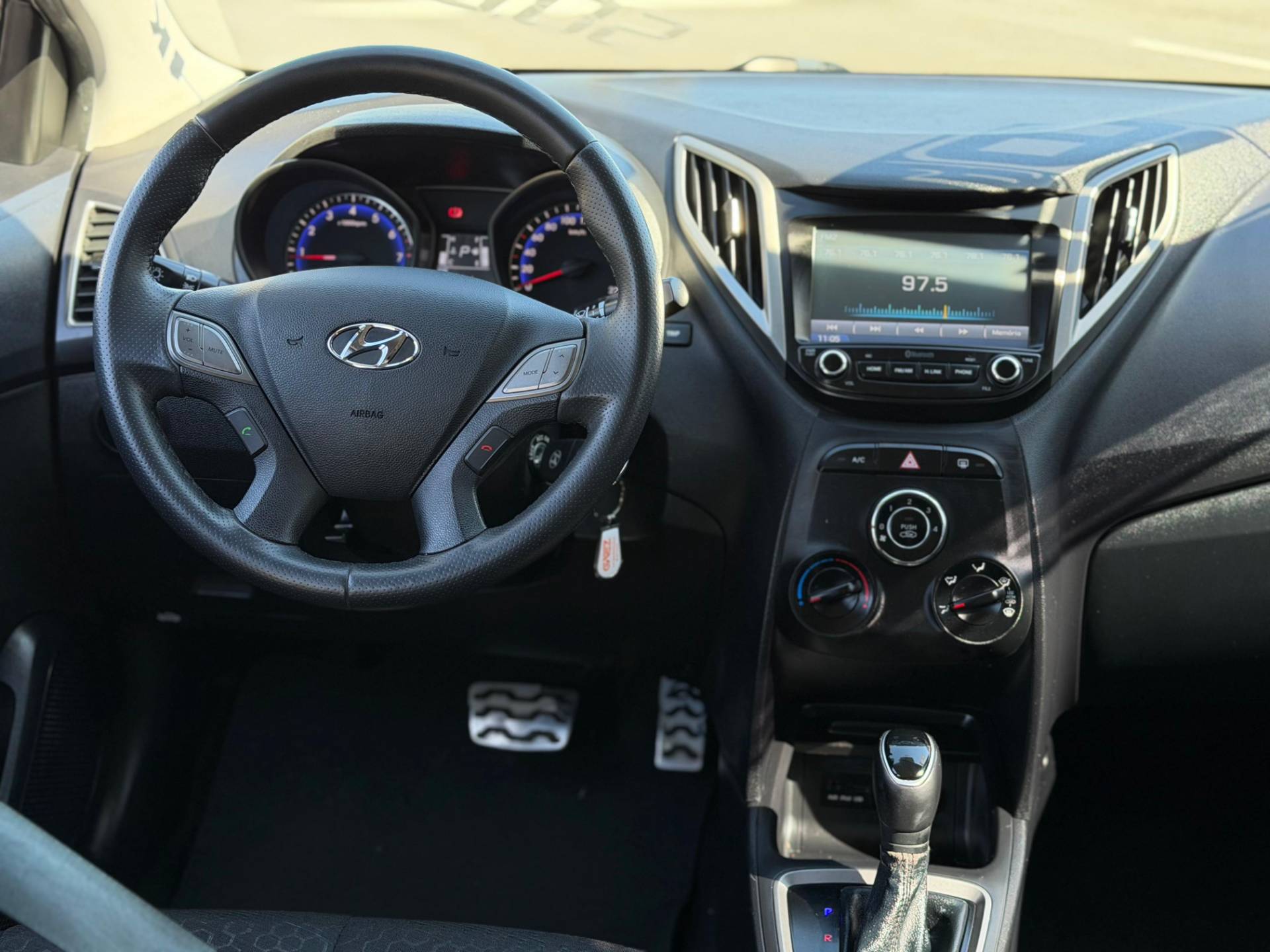 HYUNDAI HB20X