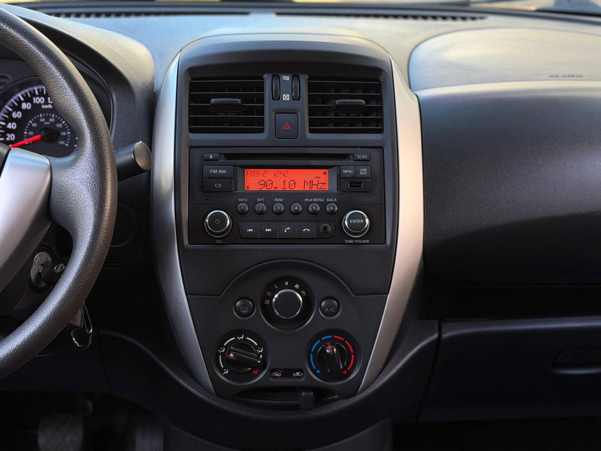 NISSAN VERSA