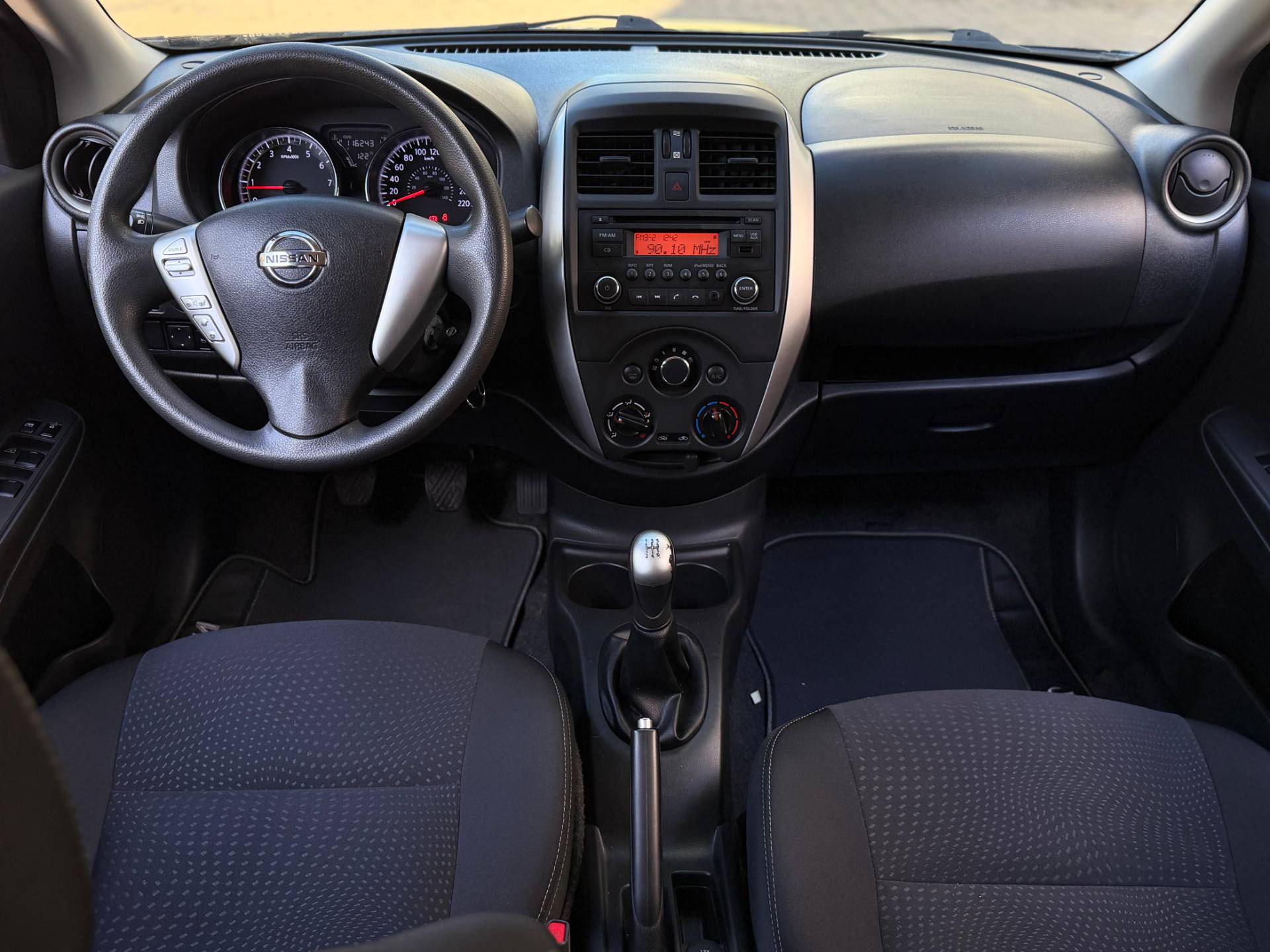 NISSAN VERSA