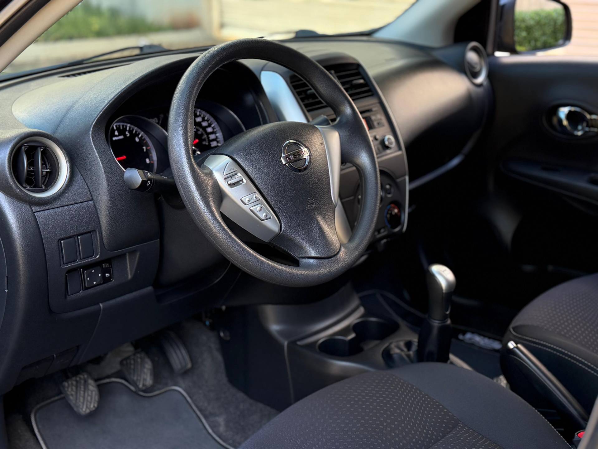 NISSAN VERSA