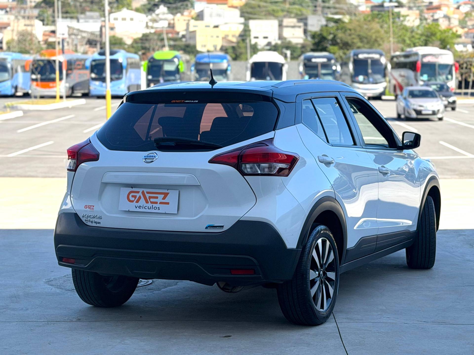 NISSAN KICKS