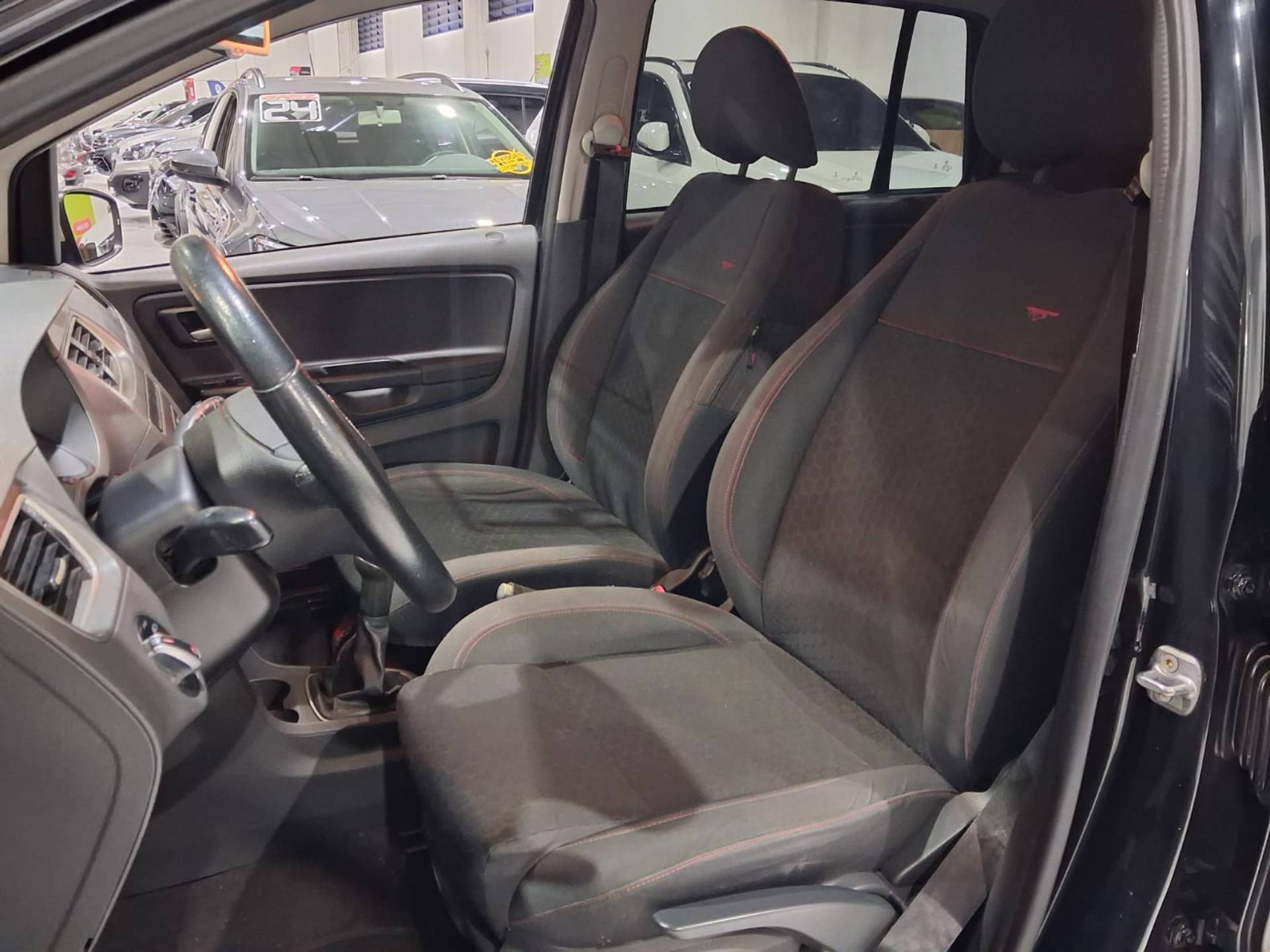 VOLKSWAGEN SPACE CROSS