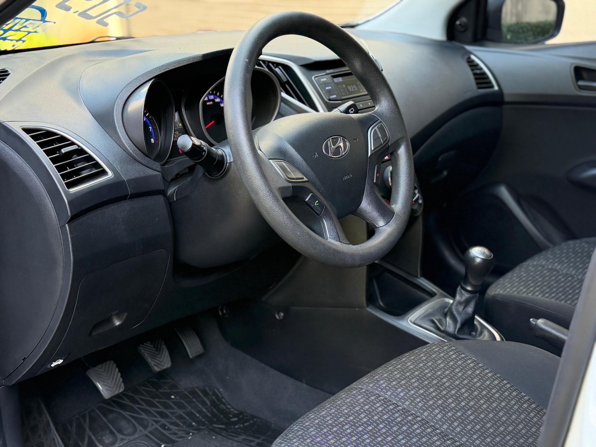 HYUNDAI HB20