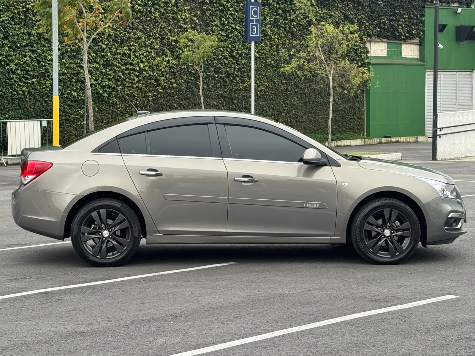 CHEVROLET CRUZE