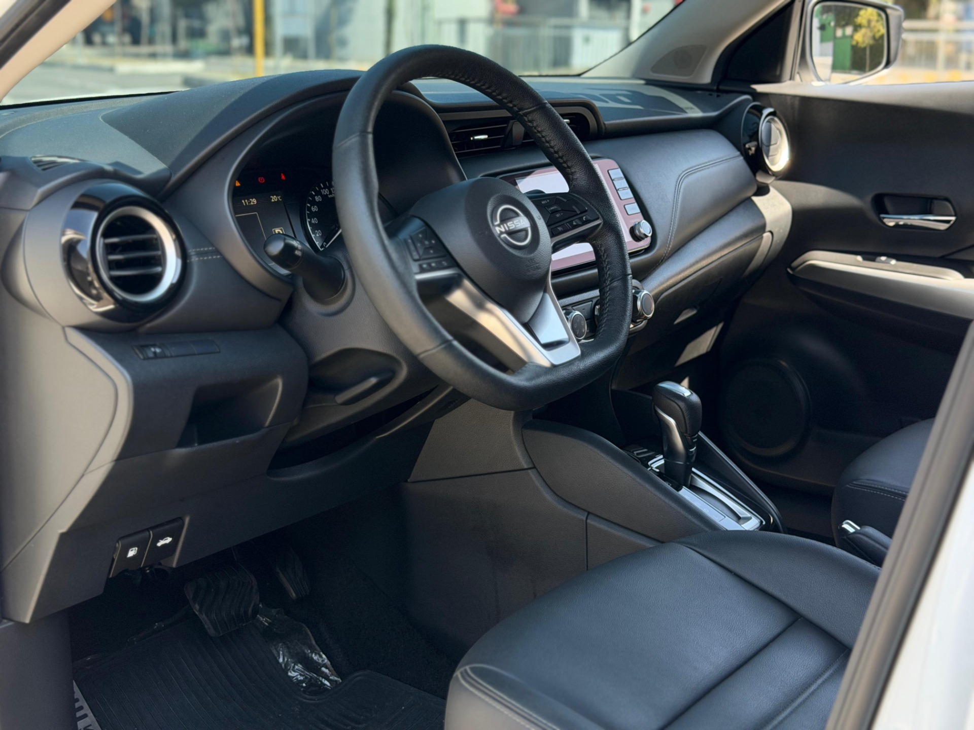 NISSAN KICKS