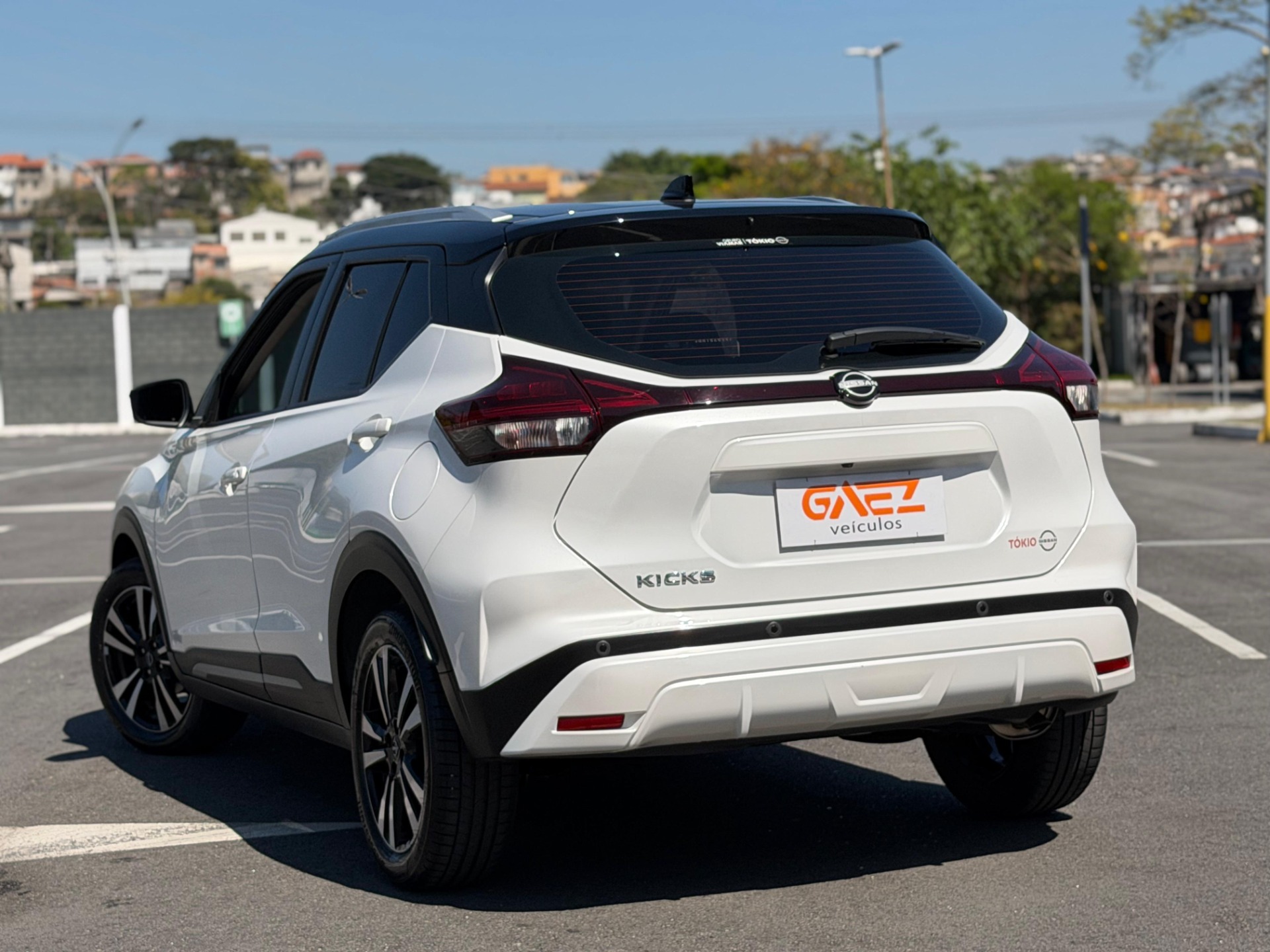 NISSAN KICKS