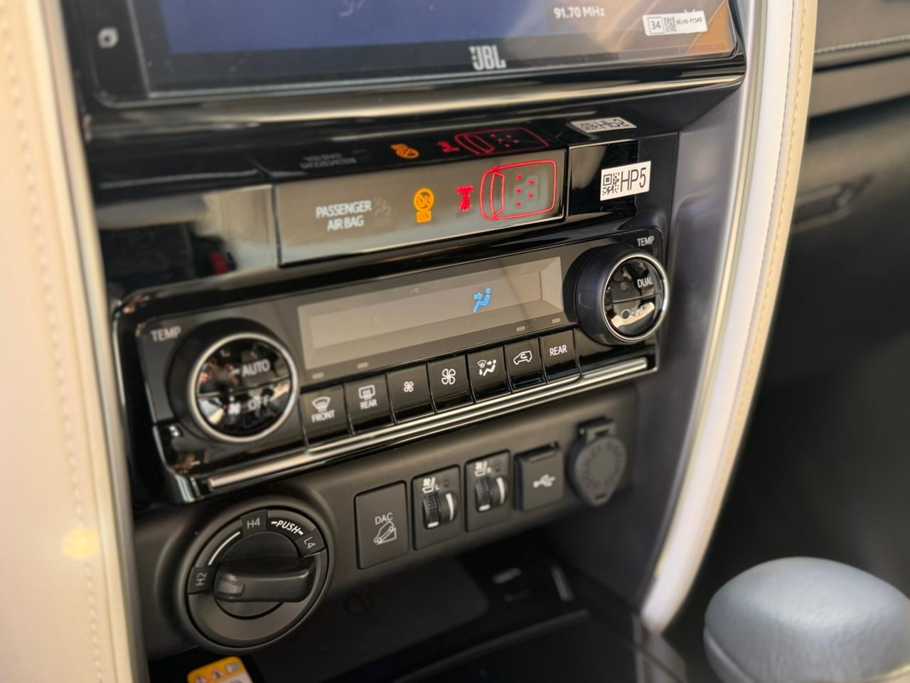 TOYOTA HILUX SW4