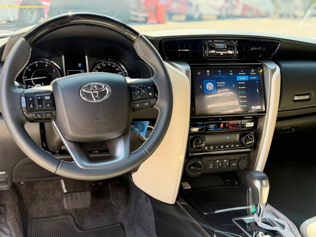 TOYOTA HILUX SW4