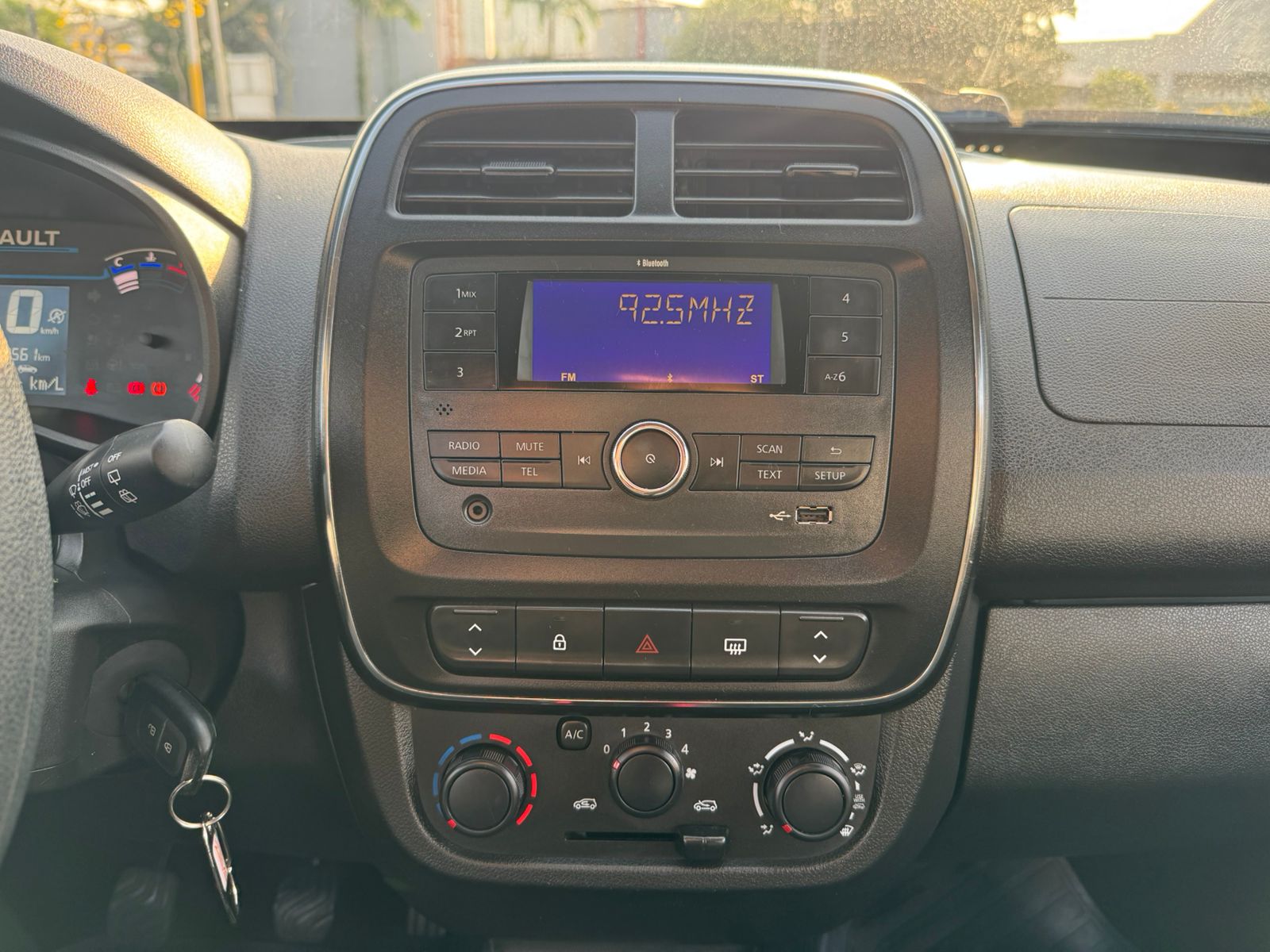 RENAULT KWID