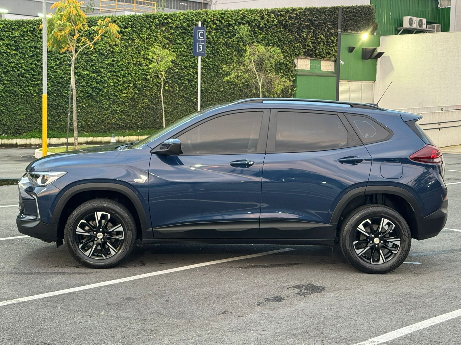 CHEVROLET TRACKER