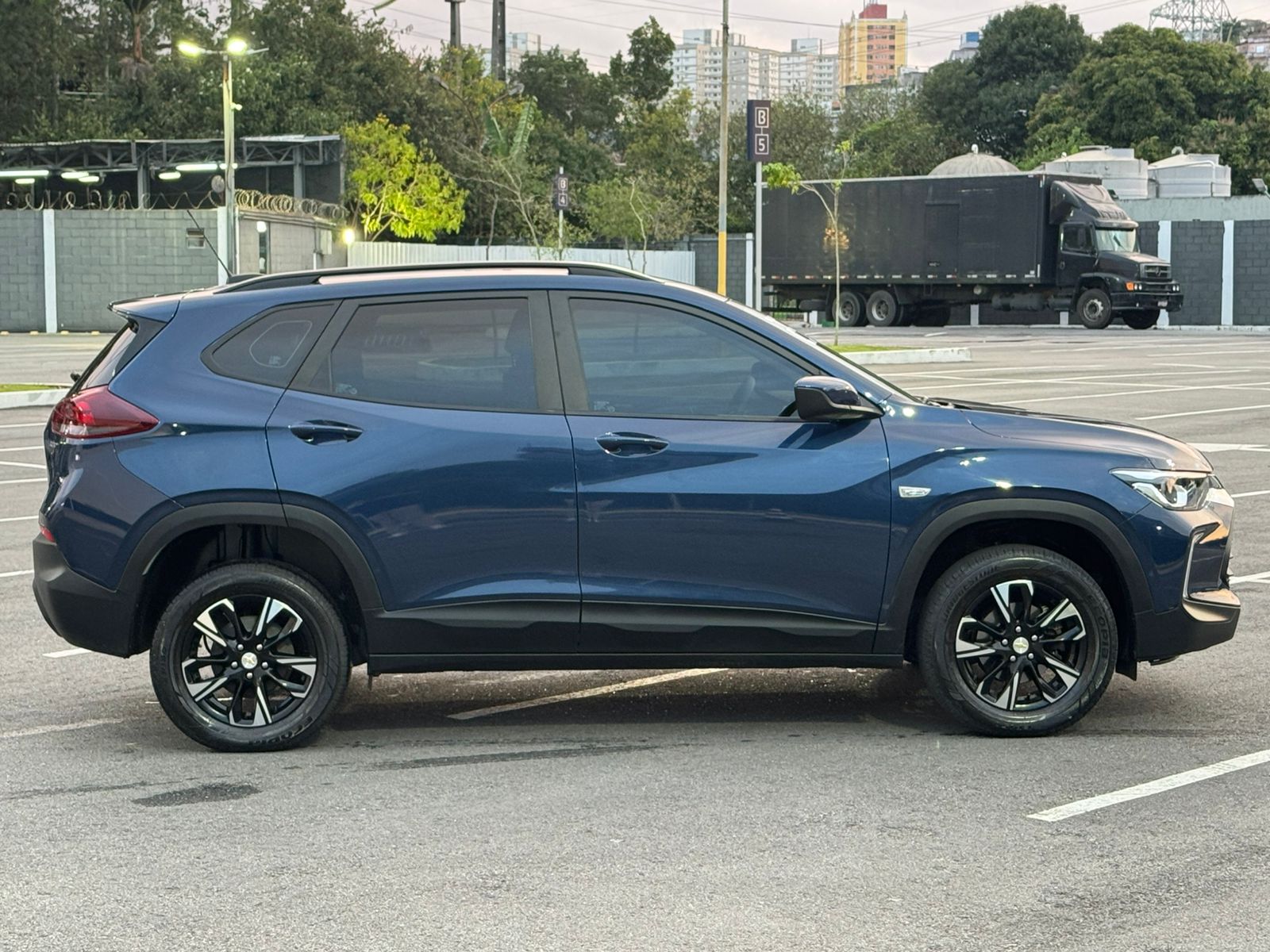 CHEVROLET TRACKER