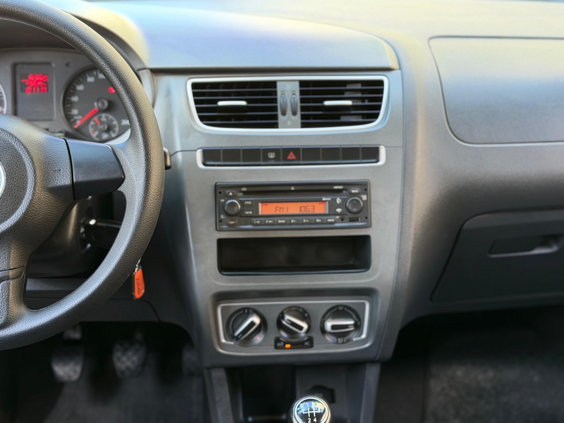 VOLKSWAGEN FOX