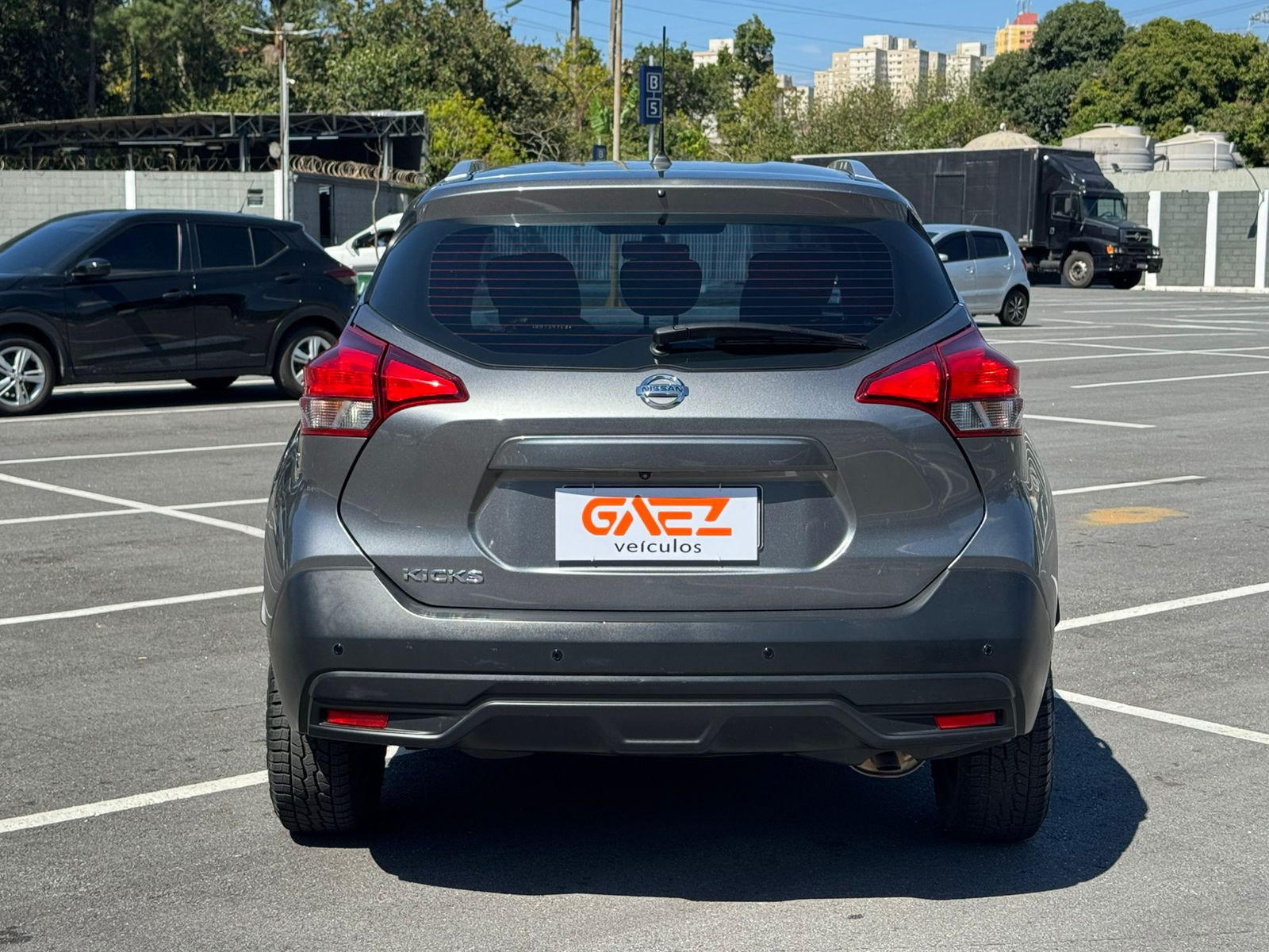 NISSAN KICKS