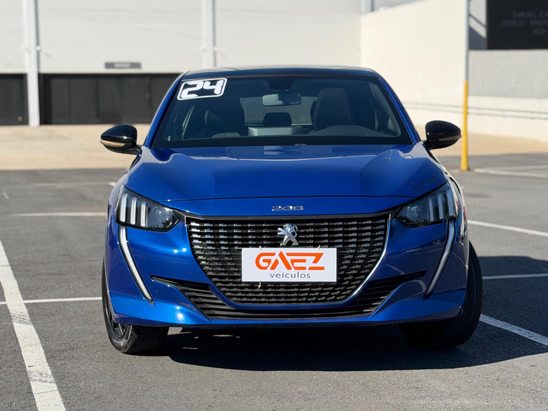 PEUGEOT 208