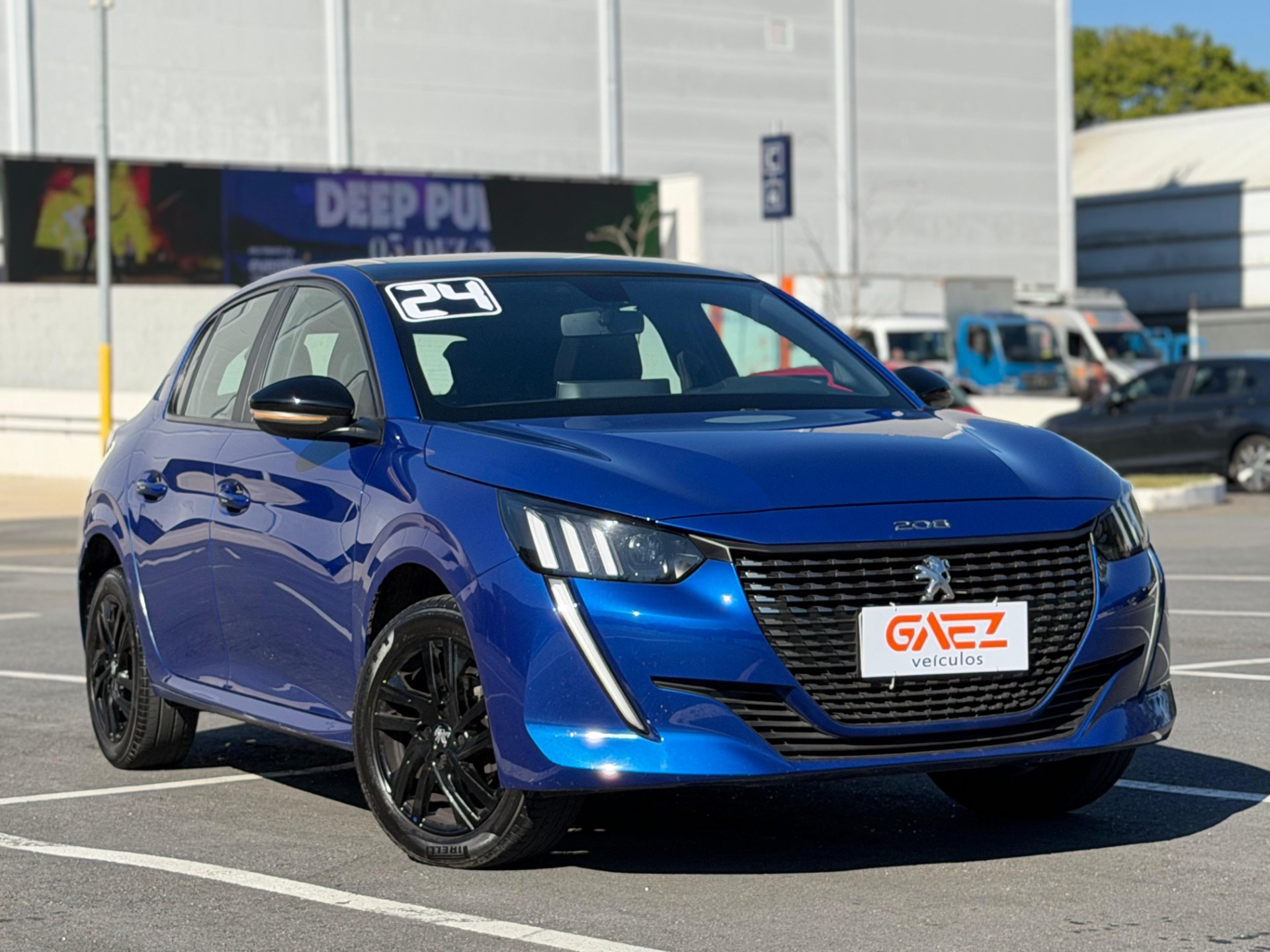 PEUGEOT 208