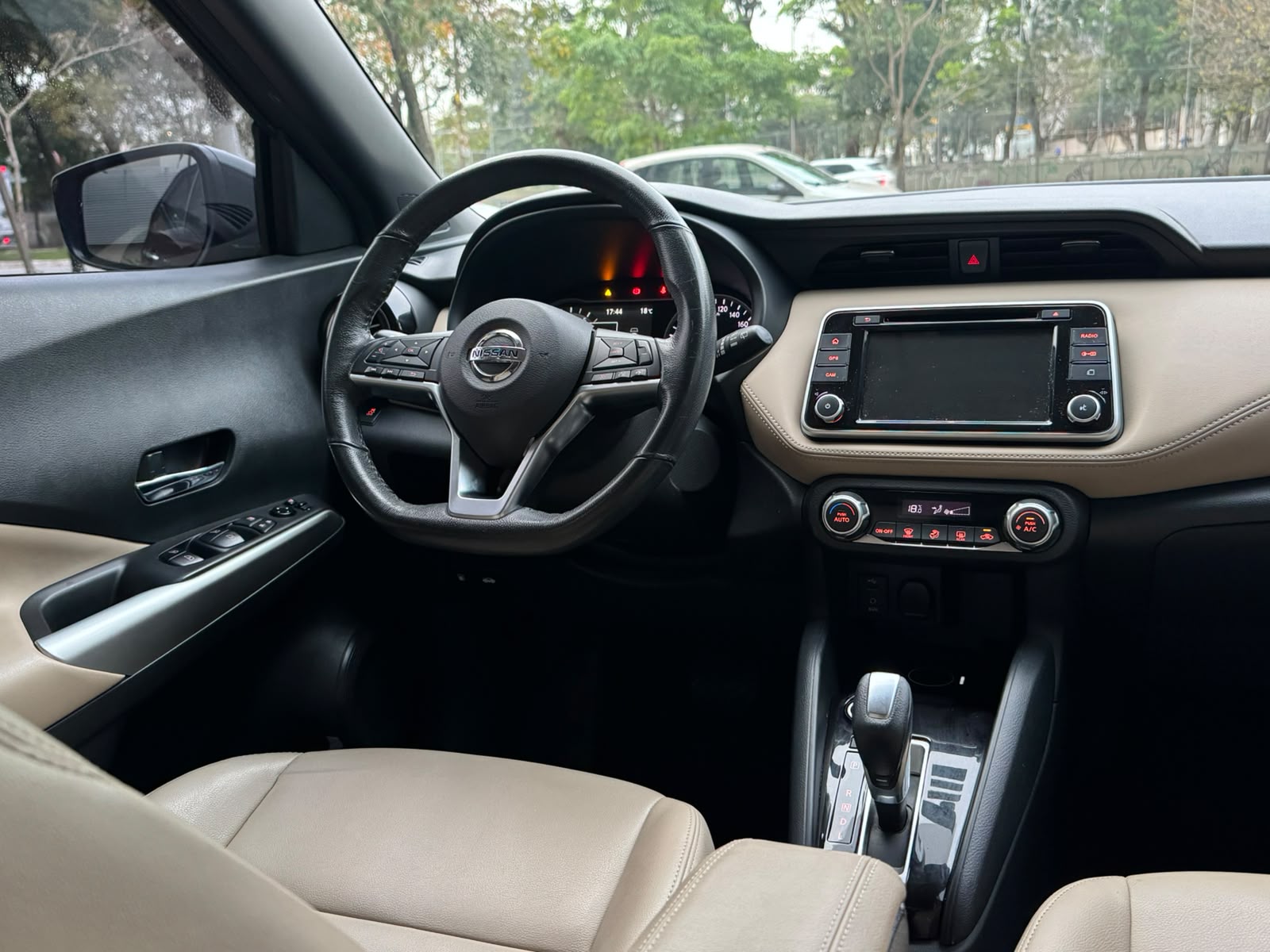 NISSAN KICKS